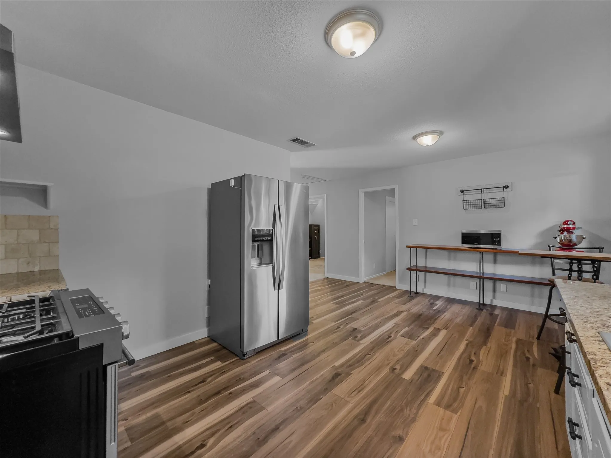 Single Family Residence For Sale in Tarrant County , 703 Whitener Road, Euless, Texas 76040, 3 Bedroom, 2 Bathroom, 2 Garage spaces, 1,023 Sqft, built in 1962, mls#21351540, Real Estate Agent in Euless, Homes For Sale in Tarrant county, Homes For Sale in Euless, Realtor in Euless Texas, Real Estate Brokerage Independent Realty Texas, Luminita Cordes Realtor