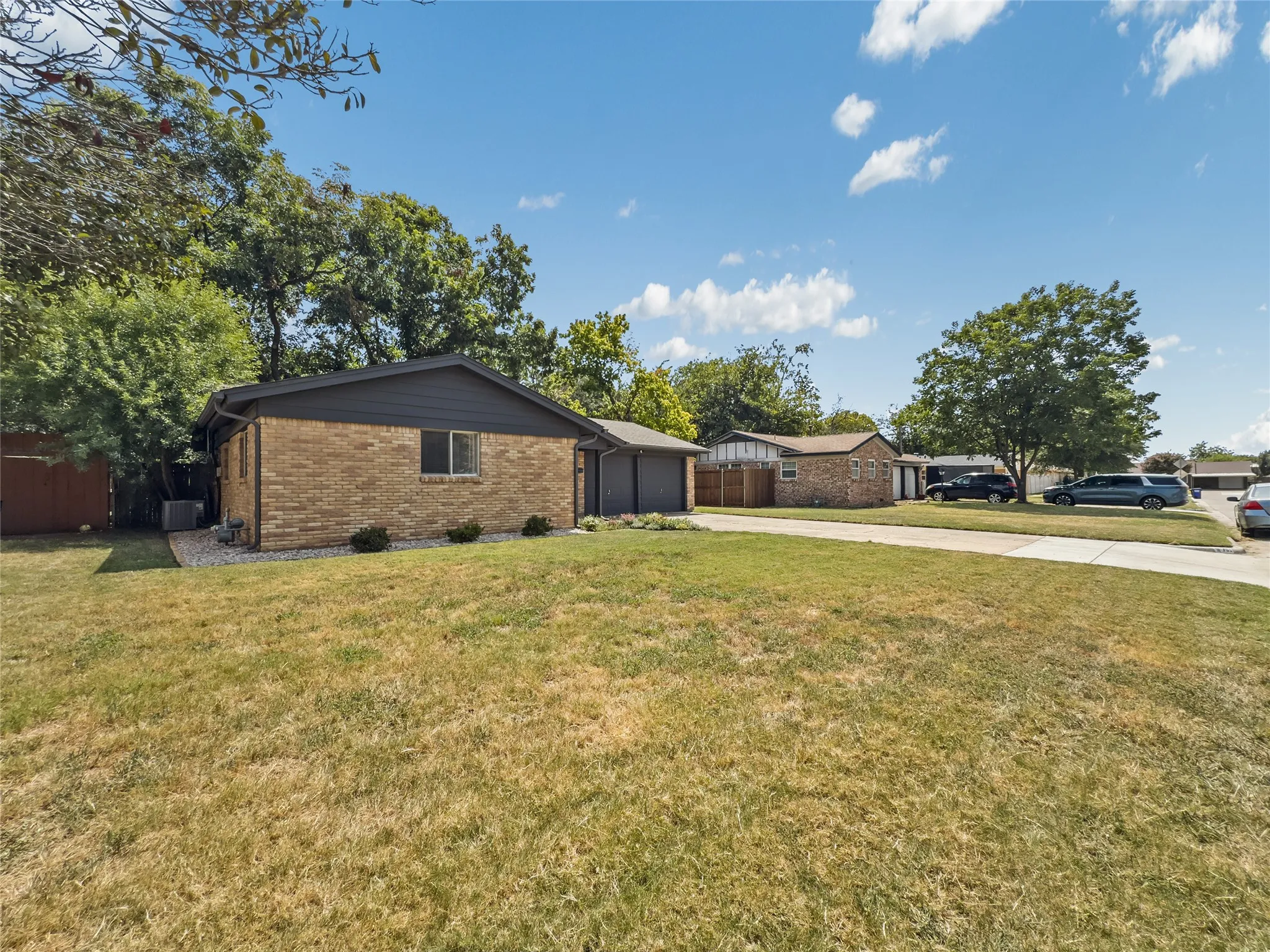 Single Family Residence For Sale in Tarrant County , 703 Whitener Road, Euless, Texas 76040, 3 Bedroom, 2 Bathroom, 2 Garage spaces, 1,023 Sqft, built in 1962, mls#21351540, Real Estate Agent in Euless, Homes For Sale in Tarrant county, Homes For Sale in Euless, Realtor in Euless Texas, Real Estate Brokerage Independent Realty Texas, Luminita Cordes Realtor