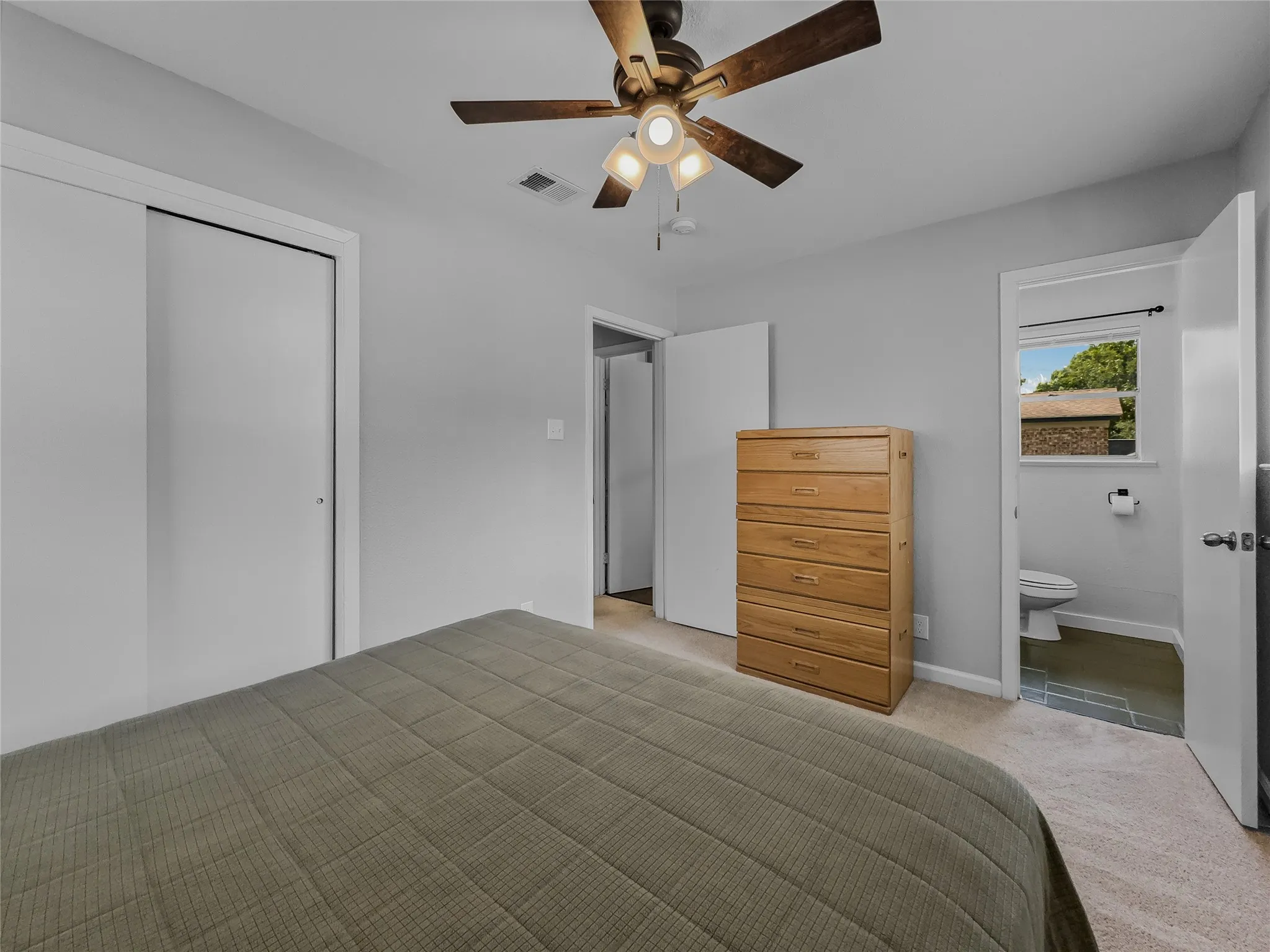 Single Family Residence For Sale in Tarrant County , 703 Whitener Road, Euless, Texas 76040, 3 Bedroom, 2 Bathroom, 2 Garage spaces, 1,023 Sqft, built in 1962, mls#21351540, Real Estate Agent in Euless, Homes For Sale in Tarrant county, Homes For Sale in Euless, Realtor in Euless Texas, Real Estate Brokerage Independent Realty Texas, Luminita Cordes Realtor