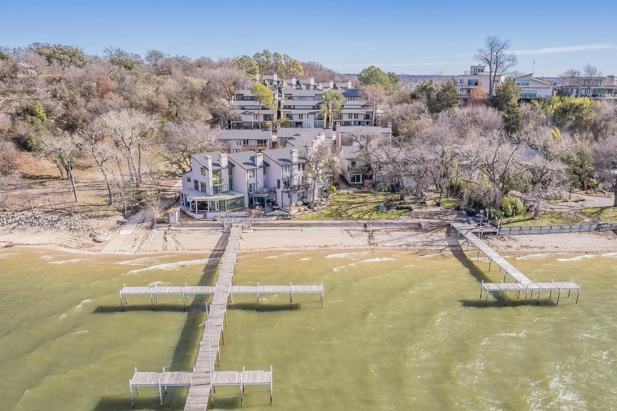 Condominium For Rent in Tarrant County , 9999 Boat Club Road 311, Fort Worth, Texas 76179, 3 Bedroom, 4 Bathroom, Garage spaces, 1,460 Sqft, built in 1970, mls#21348768, Real Estate Agent in Fort Worth, Homes For Rent in Tarrant county, Homes For Rent in Fort Worth, Realtor in Fort Worth Texas, Real Estate Brokerage Independent Realty Texas, Luminita Cordes Realtor
