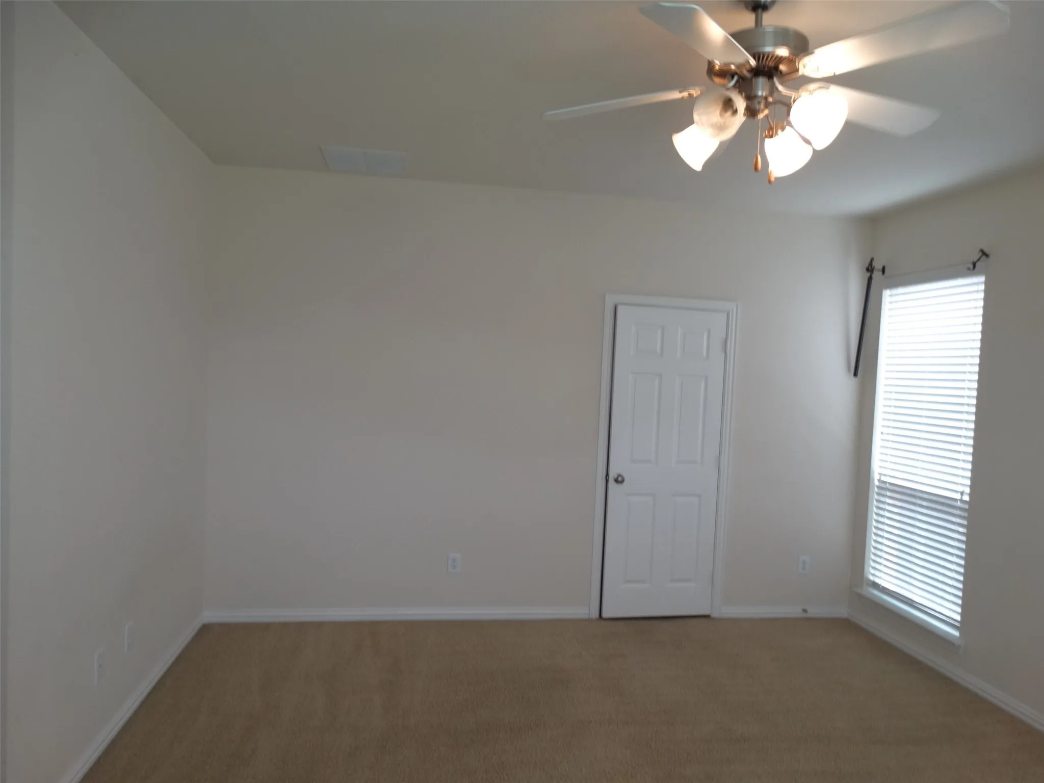 Single Family Residence For Rent in Collin County , 11897 Lampwick Lane, Frisco, Texas 75035, 4 Bedroom, 4 Bathroom, 2 Garage spaces, 3,603 Sqft, built in 2009, Price $3,300, mls#21352809, Real Estate Agent in Frisco, Homes For Rent in Collin county, Homes For Rent in Frisco, Realtor in Frisco Texas, Real Estate Brokerage Independent Realty Texas, Luminita Cordes Realtor