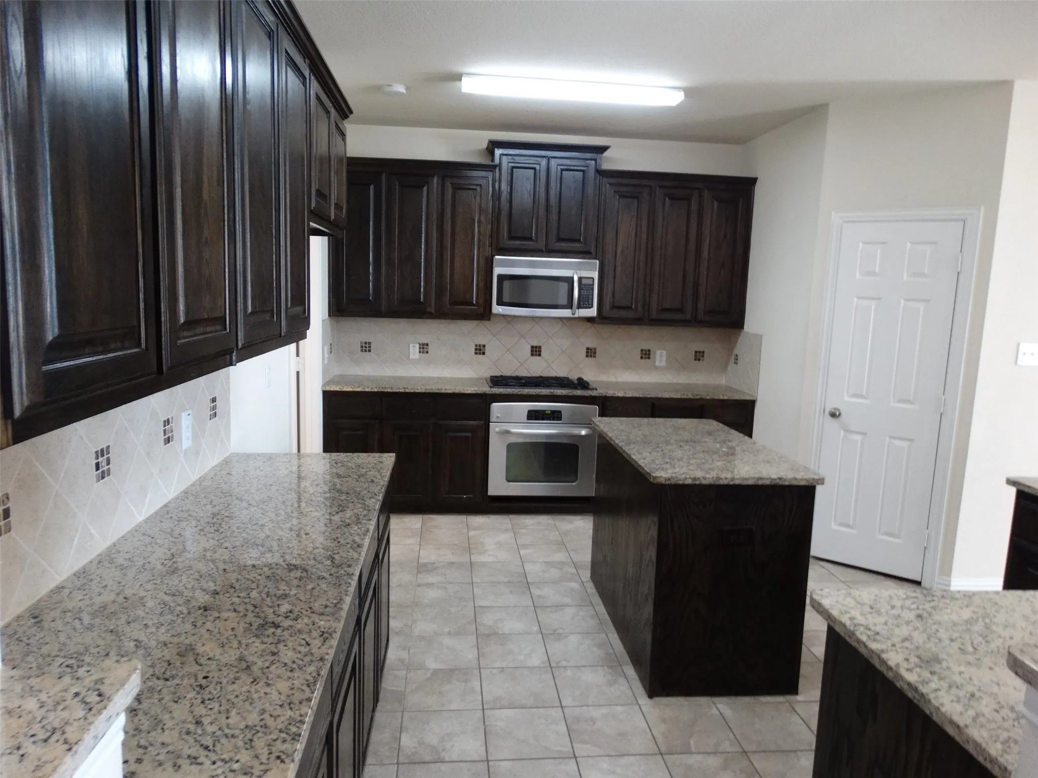 Single Family Residence For Rent in Collin County , 11897 Lampwick Lane, Frisco, Texas 75035, 4 Bedroom, 4 Bathroom, 2 Garage spaces, 3,603 Sqft, built in 2009, Price $3,300, mls#21352809, Real Estate Agent in Frisco, Homes For Rent in Collin county, Homes For Rent in Frisco, Realtor in Frisco Texas, Real Estate Brokerage Independent Realty Texas, Luminita Cordes Realtor