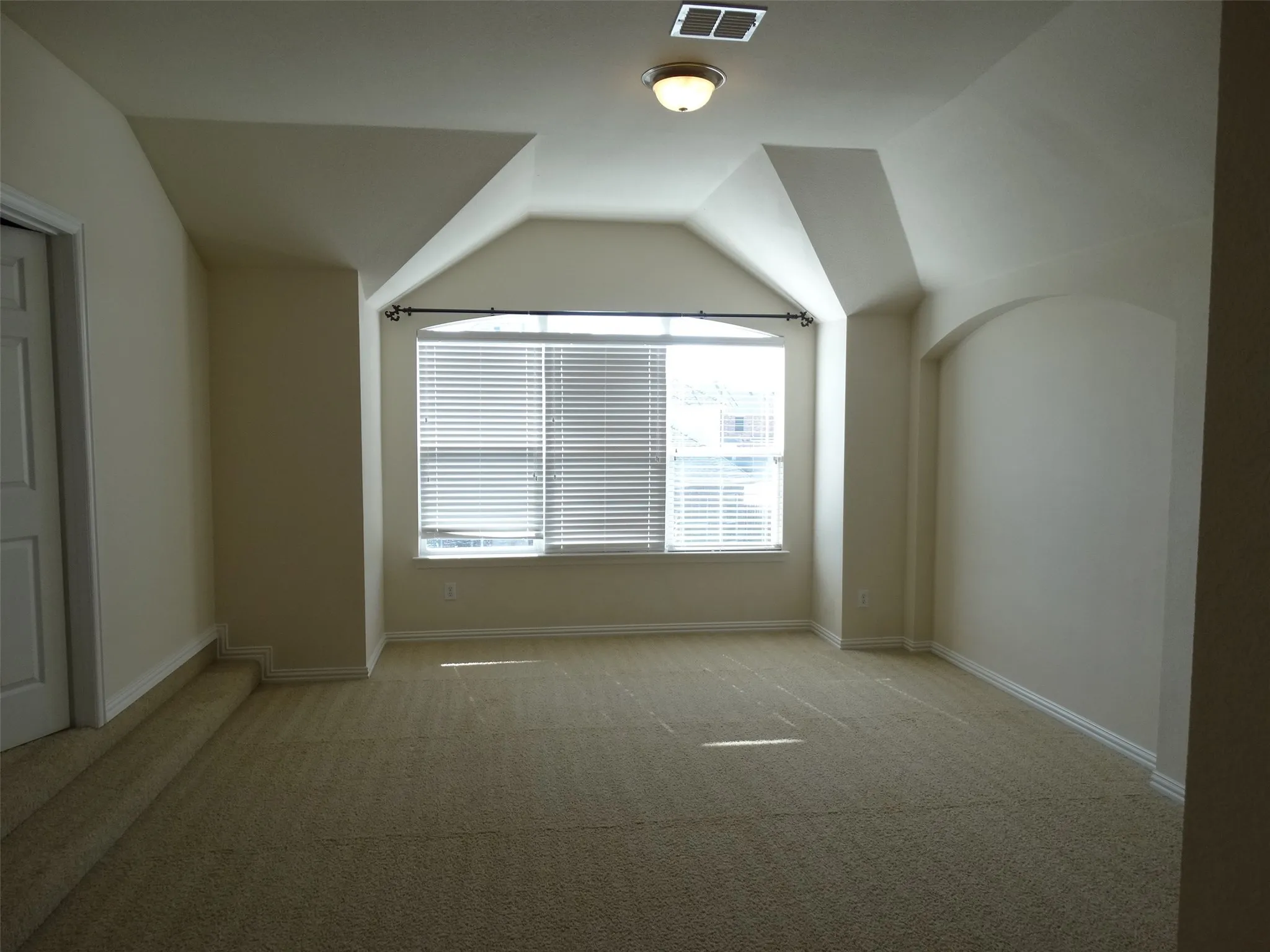Single Family Residence For Rent in Collin County , 11897 Lampwick Lane, Frisco, Texas 75035, 4 Bedroom, 4 Bathroom, 2 Garage spaces, 3,603 Sqft, built in 2009, Price $3,300, mls#21352809, Real Estate Agent in Frisco, Homes For Rent in Collin county, Homes For Rent in Frisco, Realtor in Frisco Texas, Real Estate Brokerage Independent Realty Texas, Luminita Cordes Realtor
