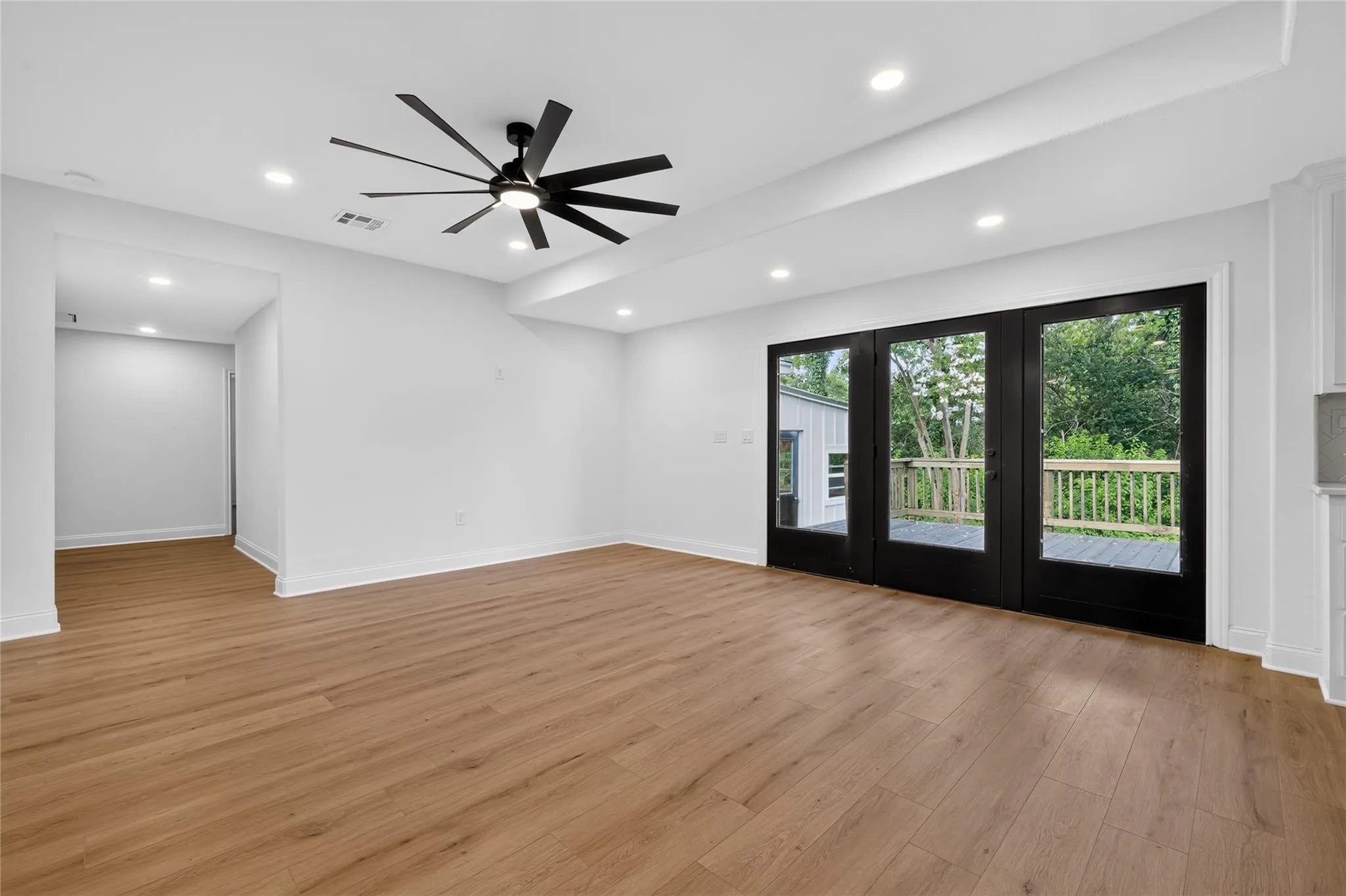 Single Family Residence For Rent in Mc Lennan County , 2808 Woodland Drive, Waco, Texas 76710, 4 Bedroom, 4 Bathroom, 2 Garage spaces, 2,808 Sqft, built in 1959, mls#21352350, Real Estate Agent in Waco, Homes For Rent in Mc Lennan county, Homes For Rent in Waco, Realtor in Waco Texas, Real Estate Brokerage Independent Realty Texas, Luminita Cordes Realtor