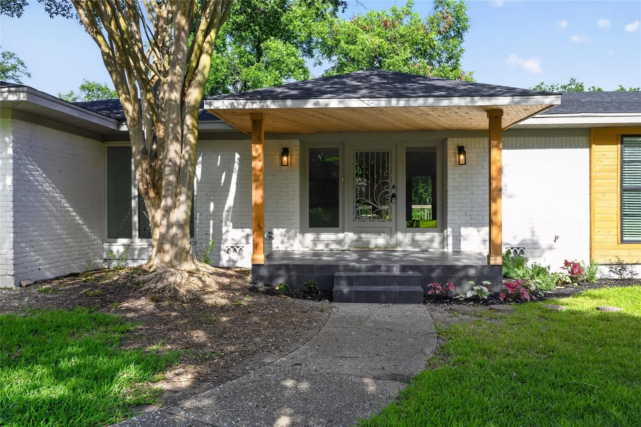 Single Family Residence For Rent in Mc Lennan County , 2808 Woodland Drive, Waco, Texas 76710, 4 Bedroom, 4 Bathroom, 2 Garage spaces, 2,808 Sqft, built in 1959, mls#21352350, Real Estate Agent in Waco, Homes For Rent in Mc Lennan county, Homes For Rent in Waco, Realtor in Waco Texas, Real Estate Brokerage Independent Realty Texas, Luminita Cordes Realtor