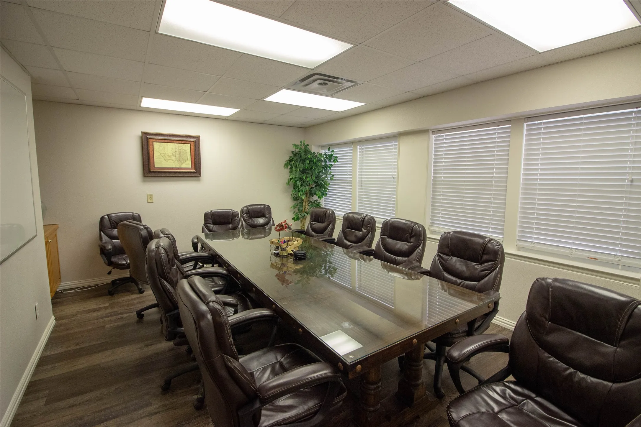 Office For Rent in Kaufman County , 209 E Fair Street, Kaufman, Texas 75142, 0, 0, Garage spaces, 0 Sqft, built in 1971, Price $650, mls#21352806, Real Estate Agent in Kaufman, Homes For Rent in Kaufman county, Homes For Rent in Kaufman, Realtor in Kaufman Texas, Real Estate Brokerage Independent Realty Texas, Luminita Cordes Realtor