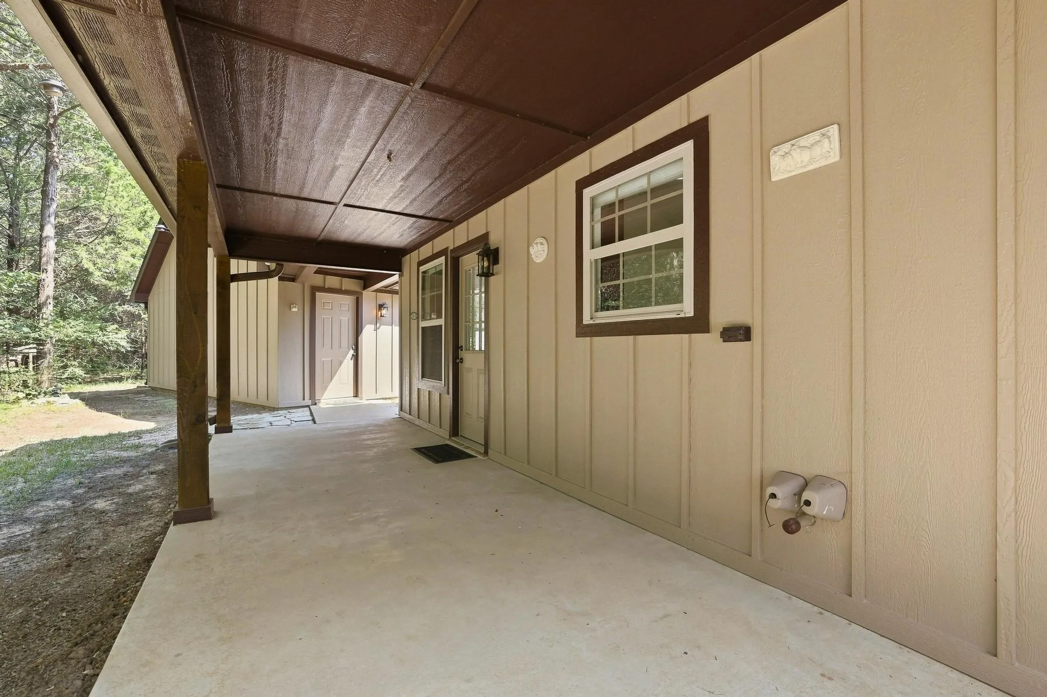 Single Family Residence For Sale in Grayson County , 85 County Road, Gordonville, Texas 76245, 2 Bedroom, 3 Bathroom, 2 Garage spaces, 1,204 Sqft, built in 2013, mls#21352305, Real Estate Agent in Gordonville, Homes For Sale in Grayson county, Homes For Sale in Gordonville, Realtor in Gordonville Texas, Real Estate Brokerage Independent Realty Texas, Luminita Cordes Realtor