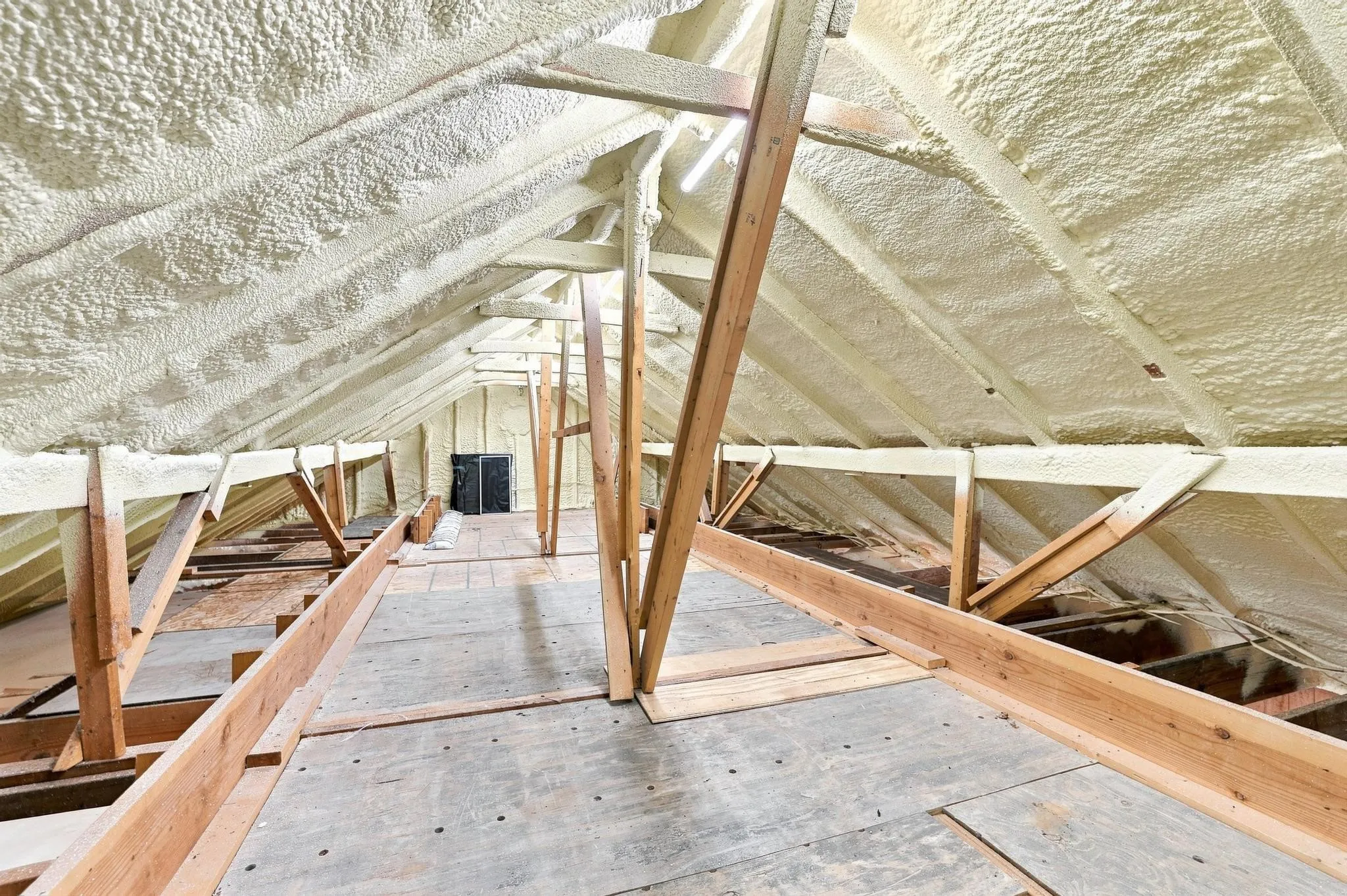 Single Family Residence For Sale in Grayson County , 85 County Road, Gordonville, Texas 76245, 2 Bedroom, 3 Bathroom, 2 Garage spaces, 1,204 Sqft, built in 2013, mls#21352305, Real Estate Agent in Gordonville, Homes For Sale in Grayson county, Homes For Sale in Gordonville, Realtor in Gordonville Texas, Real Estate Brokerage Independent Realty Texas, Luminita Cordes Realtor
