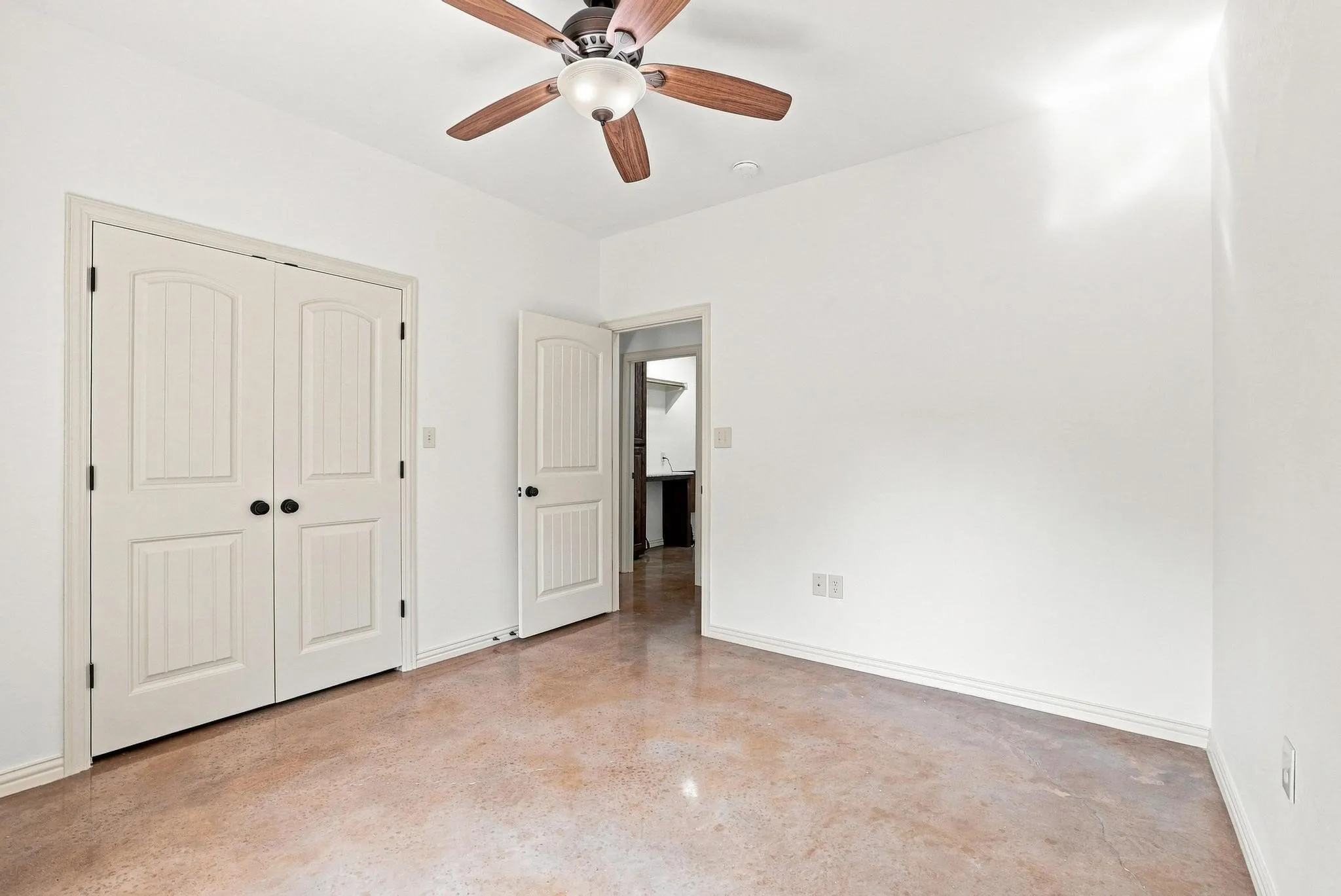 Single Family Residence For Sale in Grayson County , 85 County Road, Gordonville, Texas 76245, 2 Bedroom, 3 Bathroom, 2 Garage spaces, 1,204 Sqft, built in 2013, mls#21352305, Real Estate Agent in Gordonville, Homes For Sale in Grayson county, Homes For Sale in Gordonville, Realtor in Gordonville Texas, Real Estate Brokerage Independent Realty Texas, Luminita Cordes Realtor