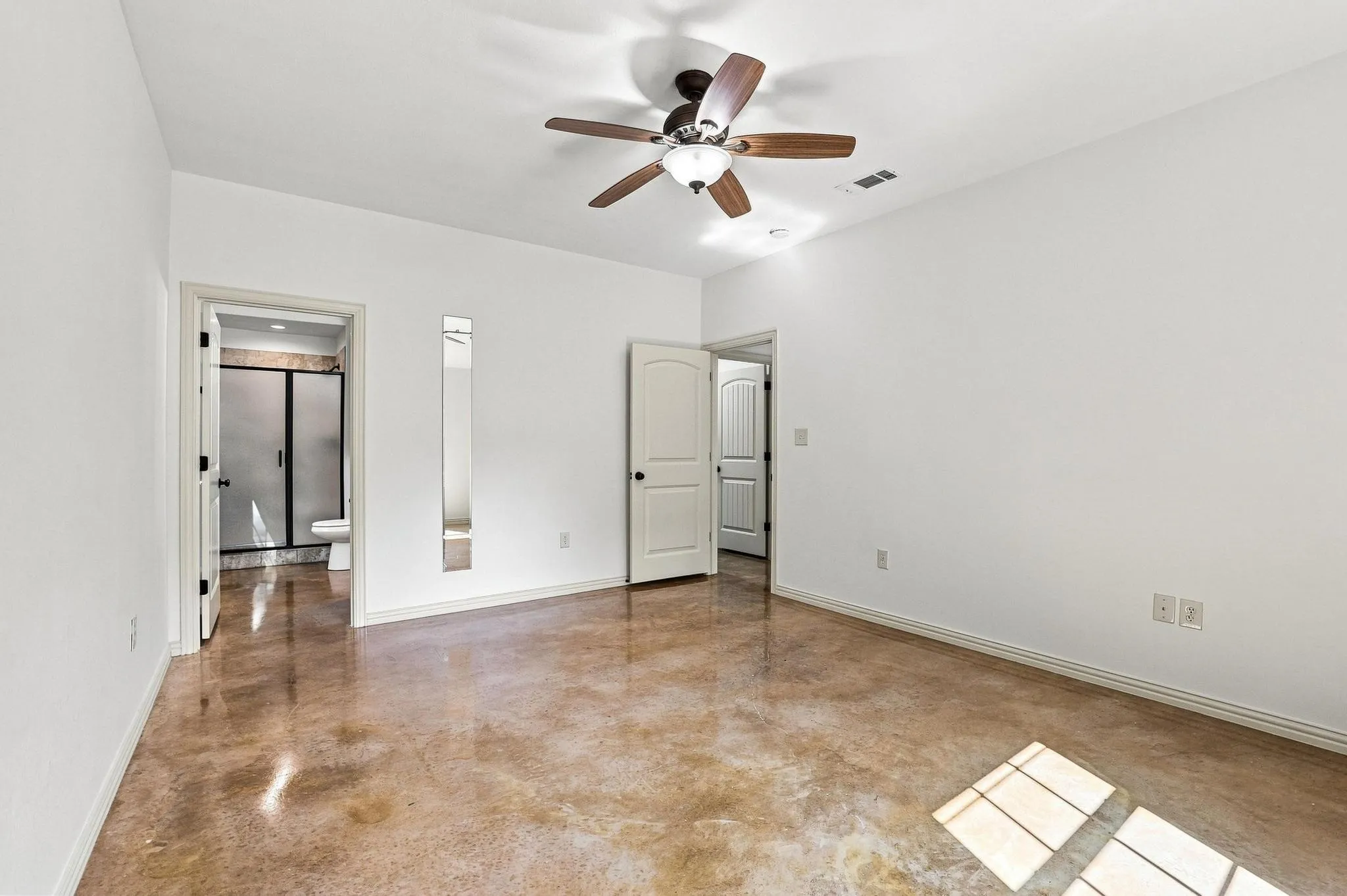 Single Family Residence For Sale in Grayson County , 85 County Road, Gordonville, Texas 76245, 2 Bedroom, 3 Bathroom, 2 Garage spaces, 1,204 Sqft, built in 2013, mls#21352305, Real Estate Agent in Gordonville, Homes For Sale in Grayson county, Homes For Sale in Gordonville, Realtor in Gordonville Texas, Real Estate Brokerage Independent Realty Texas, Luminita Cordes Realtor