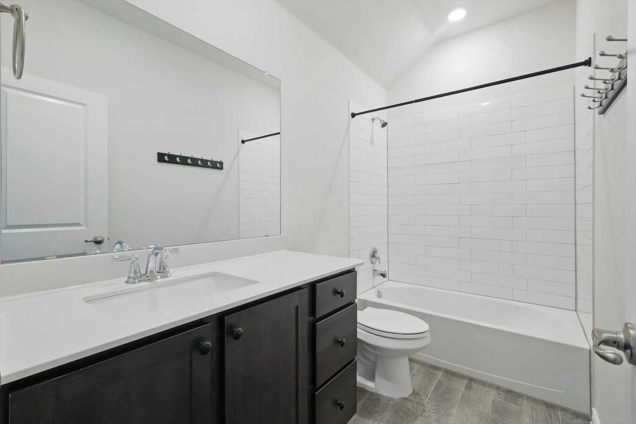 Single Family Residence For Rent in Denton County , 11112 Summer Rain Boulevard, Aubrey, Texas 76227, 4 Bedrooms, 3 Bathrooms, 2 Garage spaces, 2,510 Sqft, built in 2022, Price $2,600, mls#21349308, Real Estate Agent in Aubrey, Homes For Rent in Denton county, Homes For Rent in Aubrey, Realtor in Aubrey Texas, Real Estate Brokerage Independent Realty Texas, Luminita Cordes Realtor