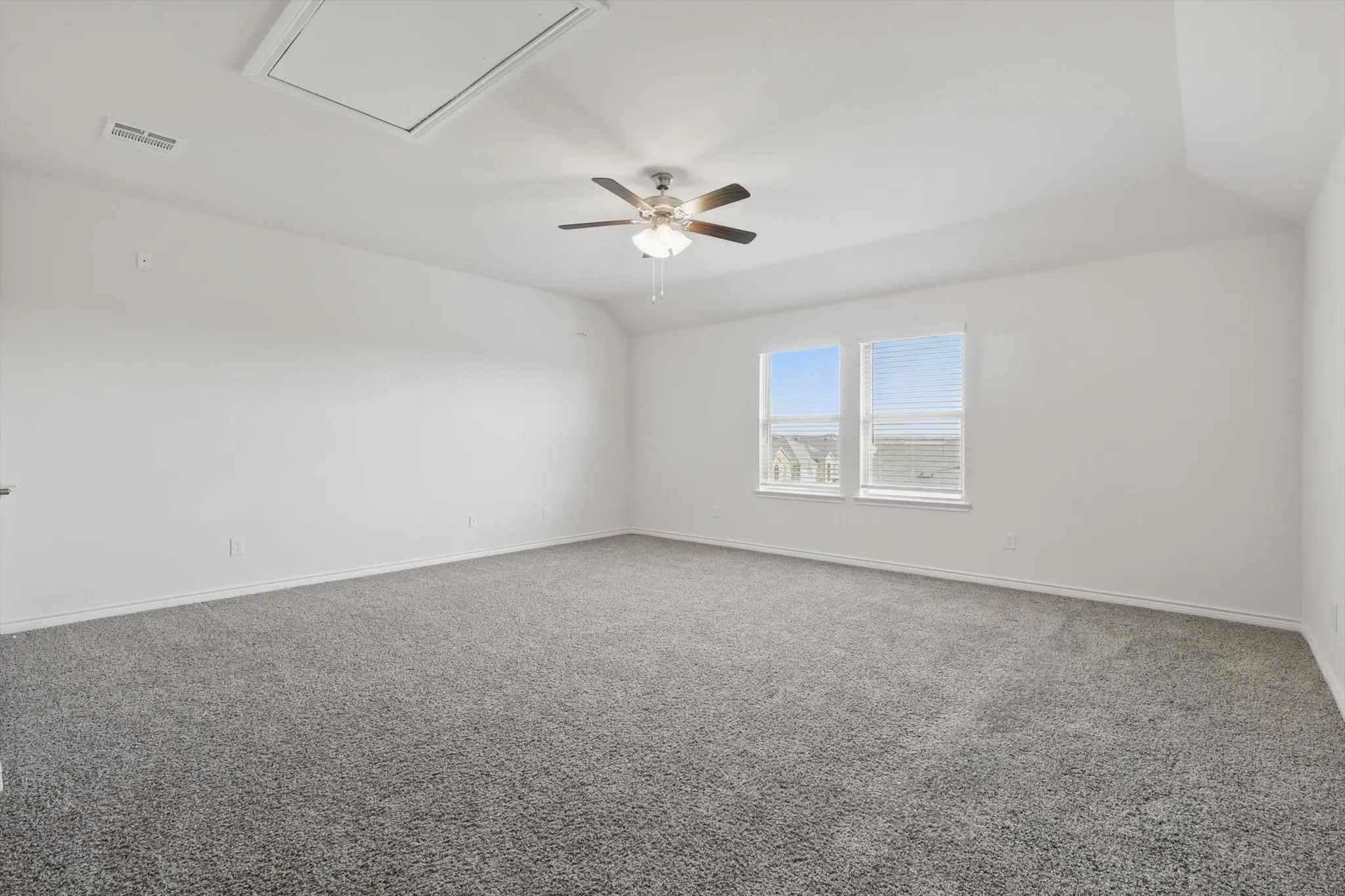 Single Family Residence For Rent in Denton County , 11112 Summer Rain Boulevard, Aubrey, Texas 76227, 4 Bedrooms, 3 Bathrooms, 2 Garage spaces, 2,510 Sqft, built in 2022, Price $2,600, mls#21349308, Real Estate Agent in Aubrey, Homes For Rent in Denton county, Homes For Rent in Aubrey, Realtor in Aubrey Texas, Real Estate Brokerage Independent Realty Texas, Luminita Cordes Realtor