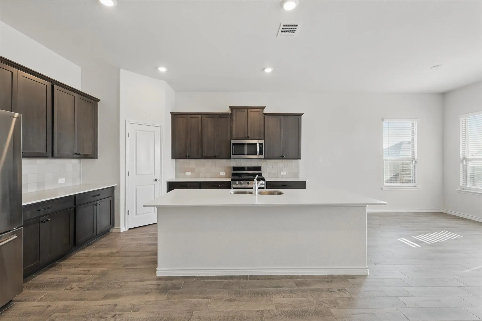 Single Family Residence For Rent in Denton County , 11112 Summer Rain Boulevard, Aubrey, Texas 76227, 4 Bedrooms, 3 Bathrooms, 2 Garage spaces, 2,510 Sqft, built in 2022, Price $2,600, mls#21349308, Real Estate Agent in Aubrey, Homes For Rent in Denton county, Homes For Rent in Aubrey, Realtor in Aubrey Texas, Real Estate Brokerage Independent Realty Texas, Luminita Cordes Realtor