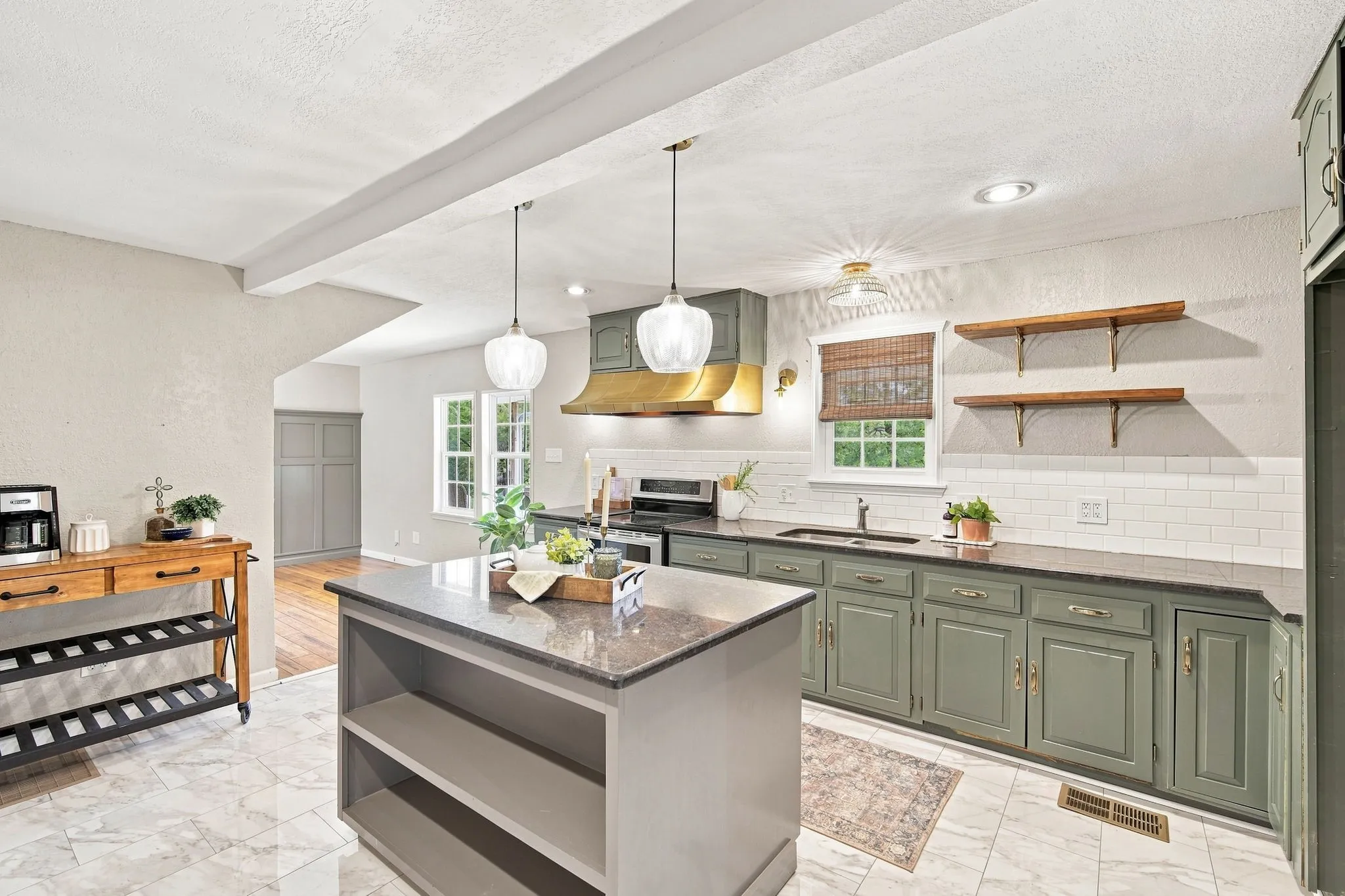 Single Family Residence For Sale in Somervell County , 2117 County Road 2010 B, Glen Rose, Texas 76043, 3 Bedroom, 2 Bathroom, Garage spaces, 1,817 Sqft, built in 2001, mls#21336707, Real Estate Agent in Glen Rose, Homes For Sale in Somervell county, Homes For Sale in Glen Rose, Realtor in Glen Rose Texas, Real Estate Brokerage Independent Realty Texas, Luminita Cordes Realtor