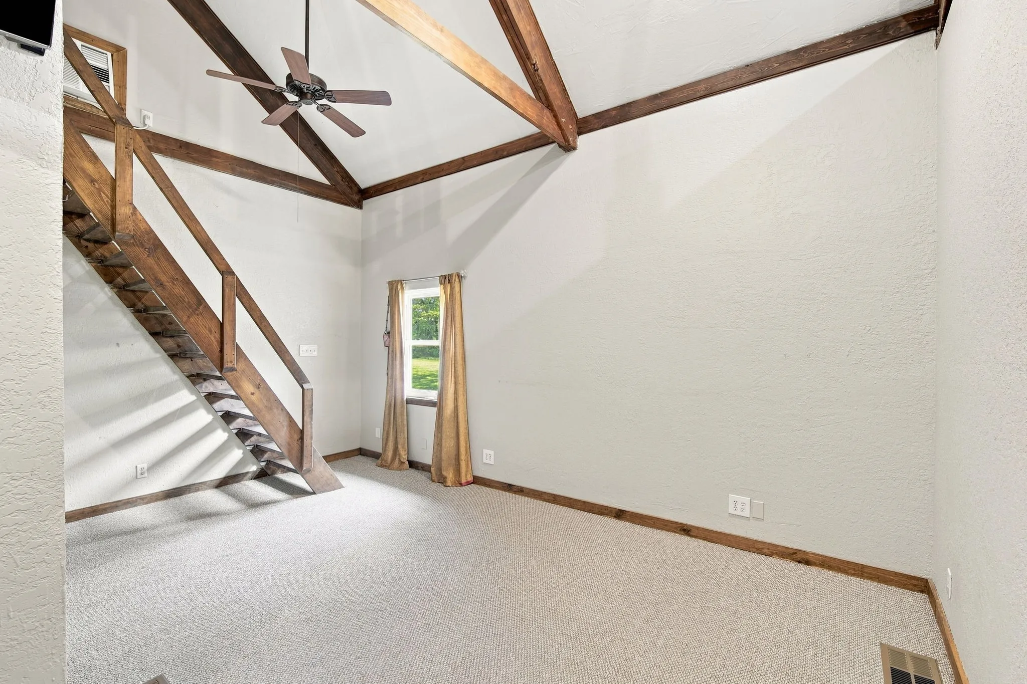 Single Family Residence For Sale in Somervell County , 2117 County Road 2010 B, Glen Rose, Texas 76043, 3 Bedroom, 2 Bathroom, Garage spaces, 1,817 Sqft, built in 2001, mls#21336707, Real Estate Agent in Glen Rose, Homes For Sale in Somervell county, Homes For Sale in Glen Rose, Realtor in Glen Rose Texas, Real Estate Brokerage Independent Realty Texas, Luminita Cordes Realtor