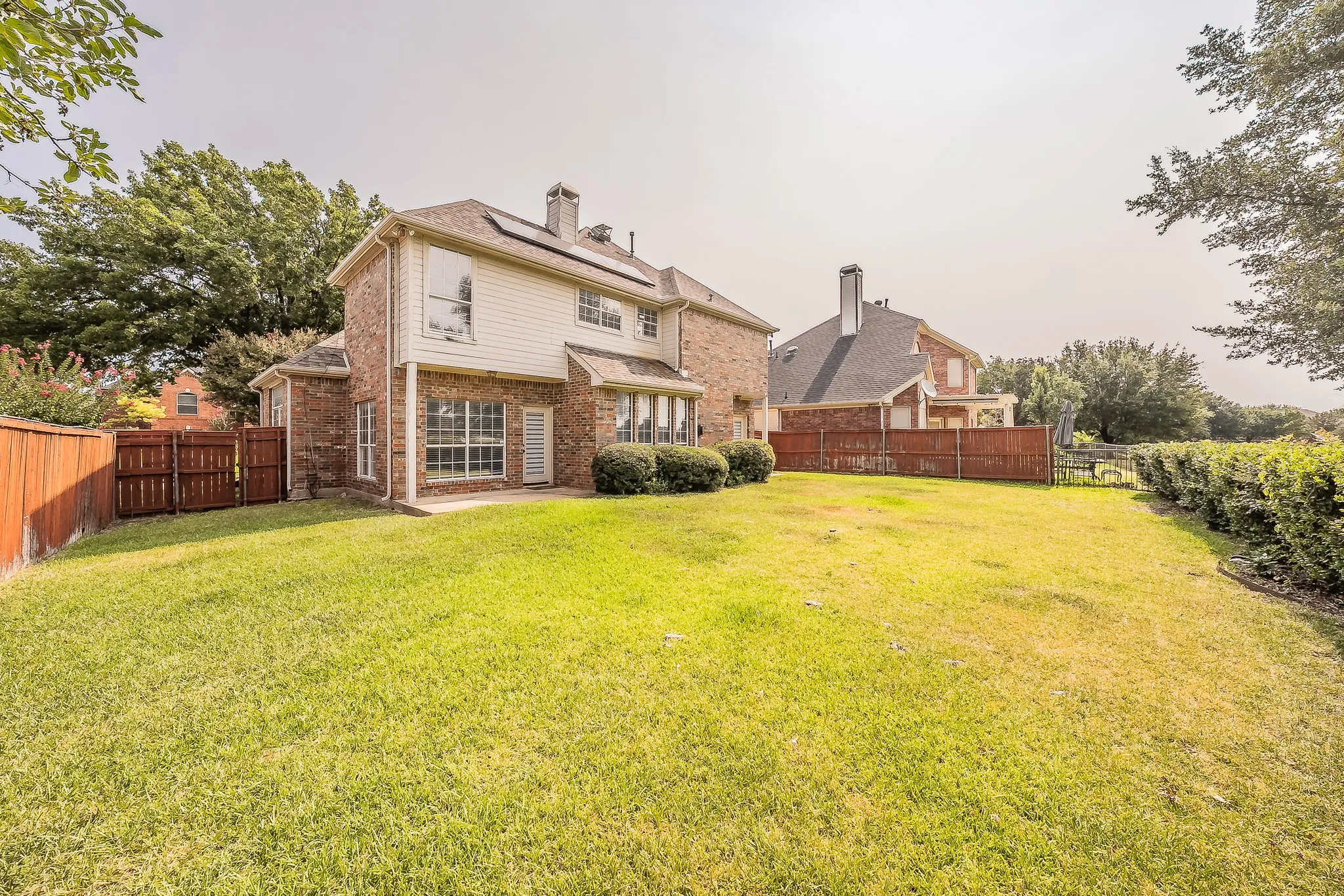 Single Family Residence For Sale in Dallas County , 10503 Waters Drive, Irving, Texas 75063, 4 Bedroom, 3 Bathroom, 2 Garage spaces, 2,458 Sqft, built in 1994, mls#21351377, Real Estate Agent in Irving, Homes For Sale in Dallas county, Homes For Sale in Irving, Realtor in Irving Texas, Real Estate Brokerage Independent Realty Texas, Luminita Cordes Realtor