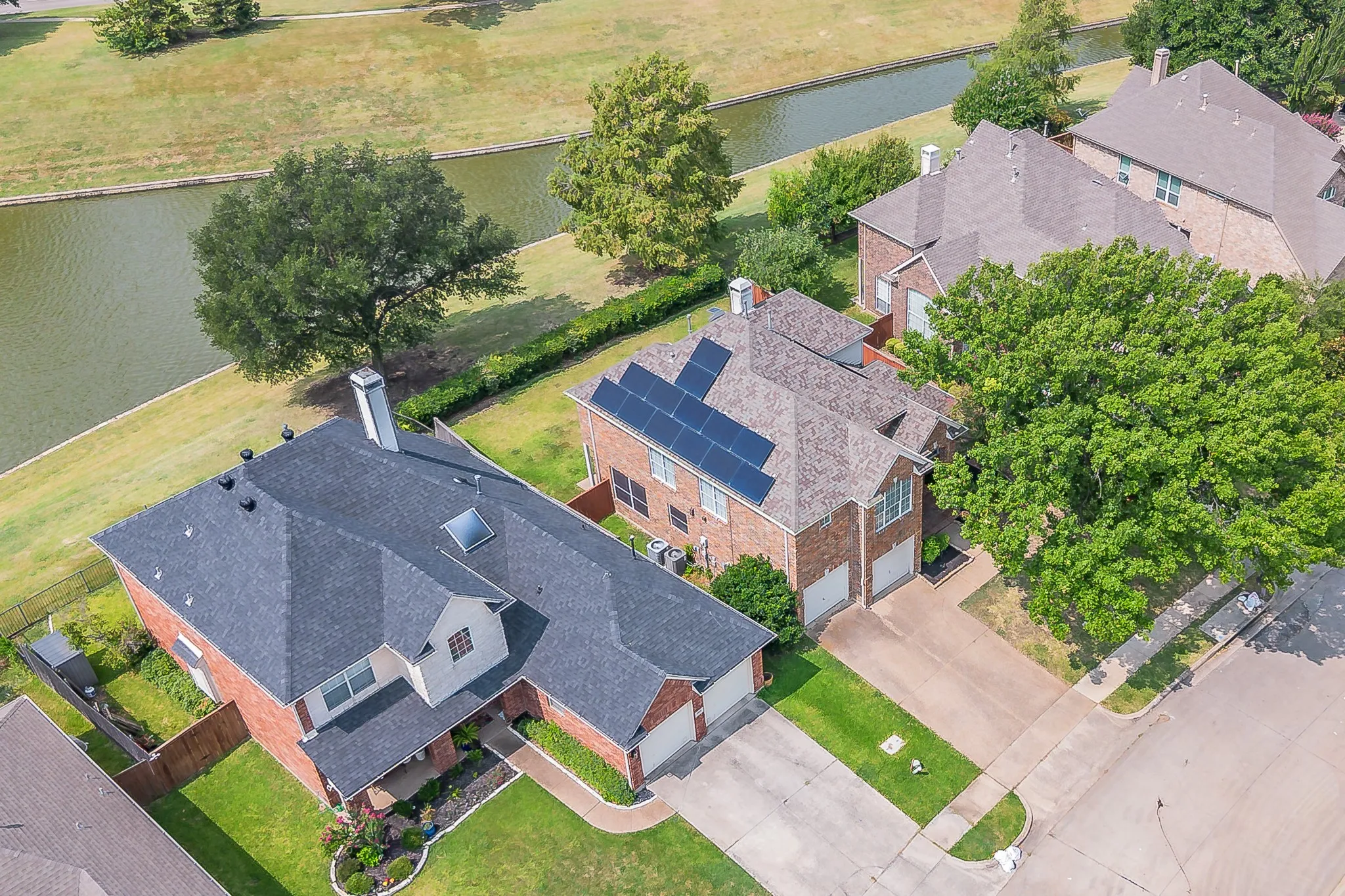 Single Family Residence For Sale in Dallas County , 10503 Waters Drive, Irving, Texas 75063, 4 Bedroom, 3 Bathroom, 2 Garage spaces, 2,458 Sqft, built in 1994, mls#21351377, Real Estate Agent in Irving, Homes For Sale in Dallas county, Homes For Sale in Irving, Realtor in Irving Texas, Real Estate Brokerage Independent Realty Texas, Luminita Cordes Realtor