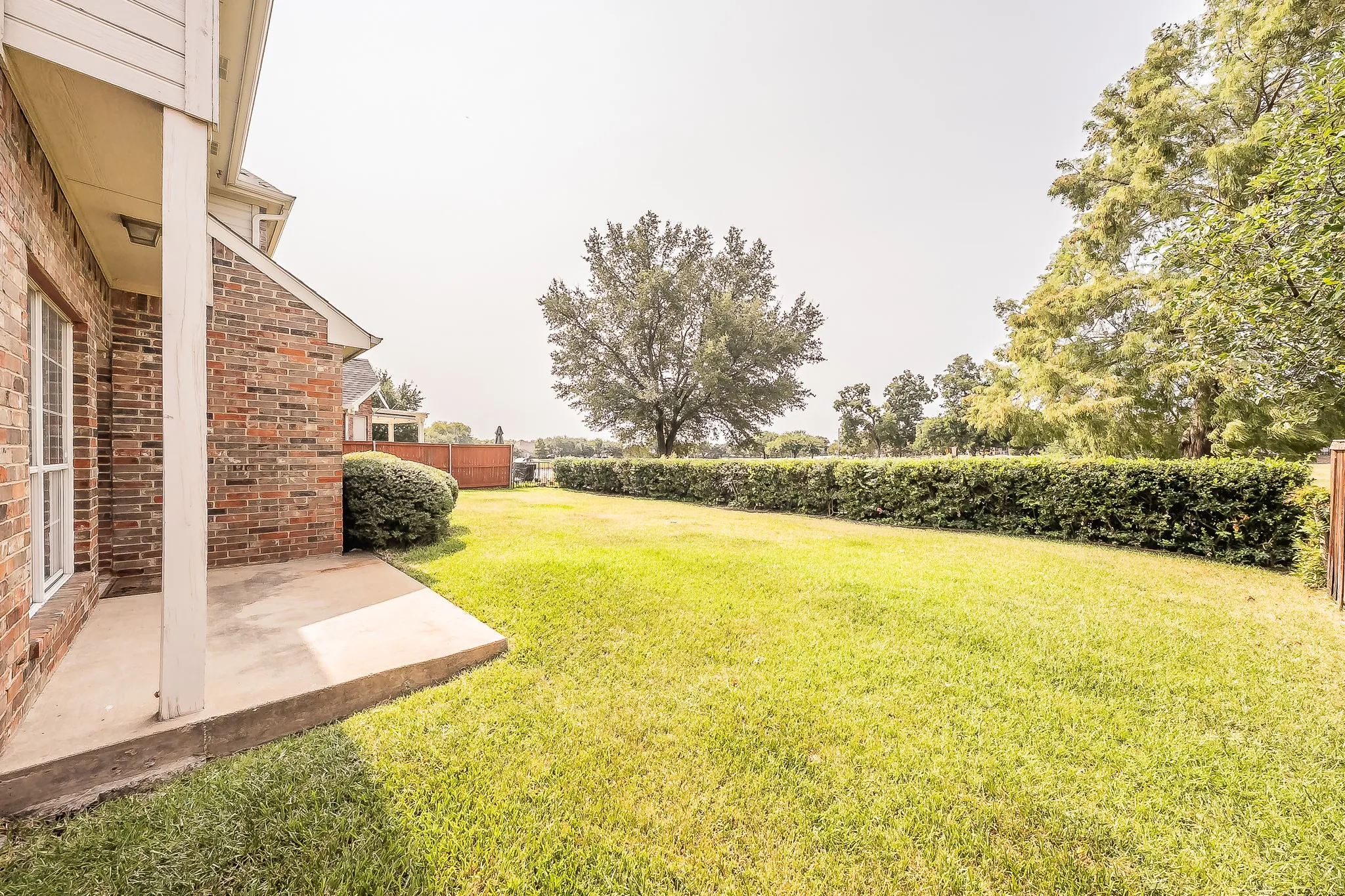 Single Family Residence For Sale in Dallas County , 10503 Waters Drive, Irving, Texas 75063, 4 Bedroom, 3 Bathroom, 2 Garage spaces, 2,458 Sqft, built in 1994, mls#21351377, Real Estate Agent in Irving, Homes For Sale in Dallas county, Homes For Sale in Irving, Realtor in Irving Texas, Real Estate Brokerage Independent Realty Texas, Luminita Cordes Realtor