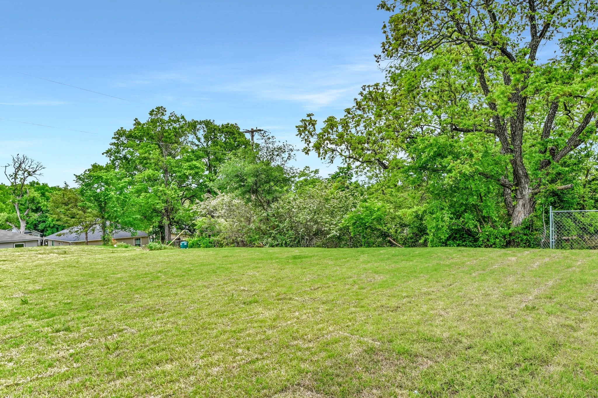 Single Family Residence For Rent in Grayson County , 419 E Hull Street, Denison, Texas 75021, 3 Bedroom, 2 Bathroom, 2 Garage spaces, 1,282 Sqft, built in 2023, mls#21352825, Real Estate Agent in Denison, Homes For Rent in Grayson county, Homes For Rent in Denison, Realtor in Denison Texas, Real Estate Brokerage Independent Realty Texas, Luminita Cordes Realtor