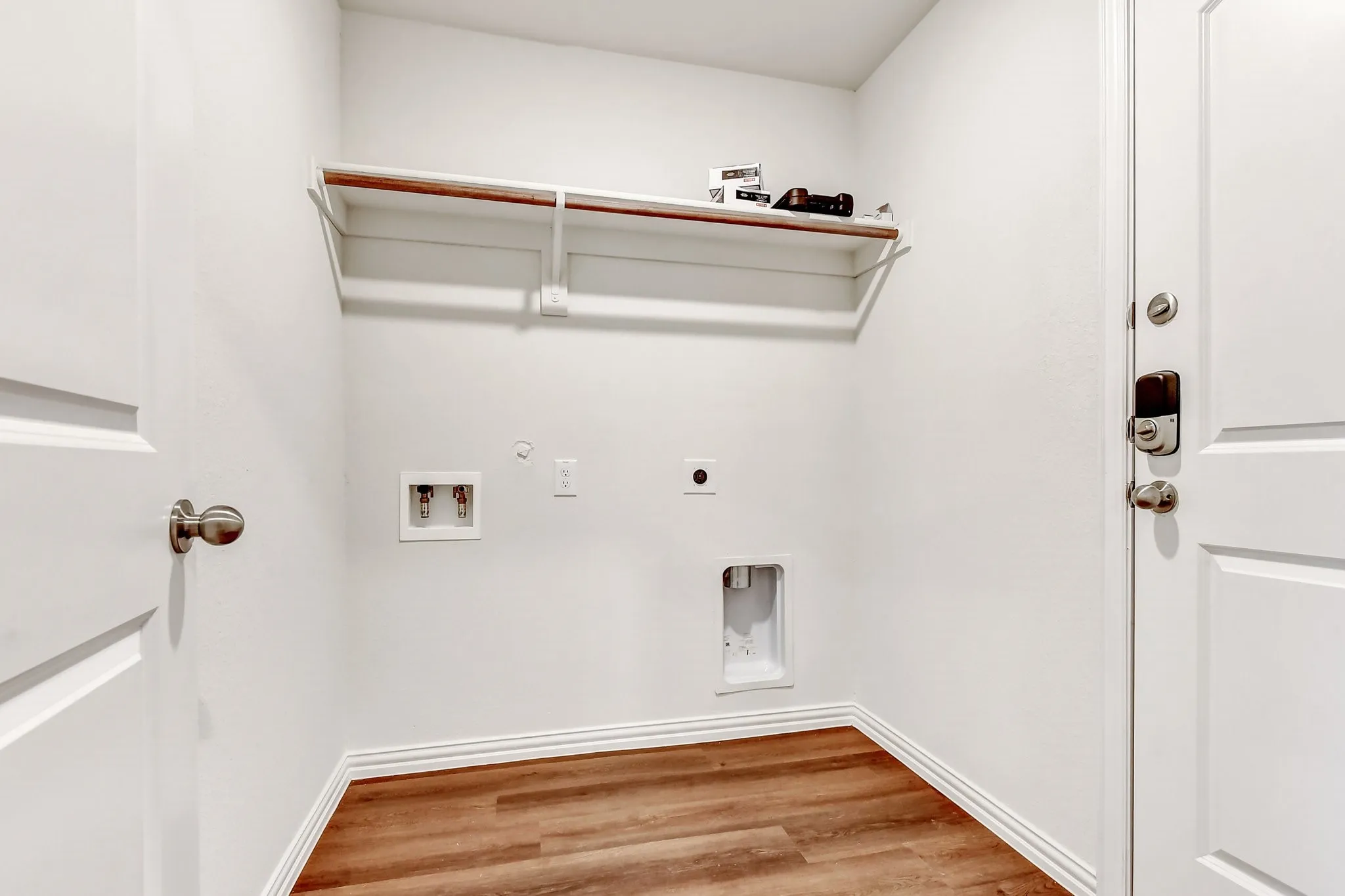 Single Family Residence For Rent in Grayson County , 419 E Hull Street, Denison, Texas 75021, 3 Bedroom, 2 Bathroom, 2 Garage spaces, 1,282 Sqft, built in 2023, mls#21352825, Real Estate Agent in Denison, Homes For Rent in Grayson county, Homes For Rent in Denison, Realtor in Denison Texas, Real Estate Brokerage Independent Realty Texas, Luminita Cordes Realtor
