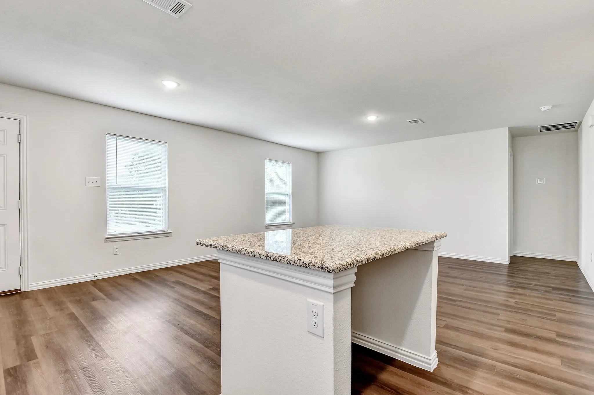 Single Family Residence For Rent in Grayson County , 419 E Hull Street, Denison, Texas 75021, 3 Bedroom, 2 Bathroom, 2 Garage spaces, 1,282 Sqft, built in 2023, mls#21352825, Real Estate Agent in Denison, Homes For Rent in Grayson county, Homes For Rent in Denison, Realtor in Denison Texas, Real Estate Brokerage Independent Realty Texas, Luminita Cordes Realtor