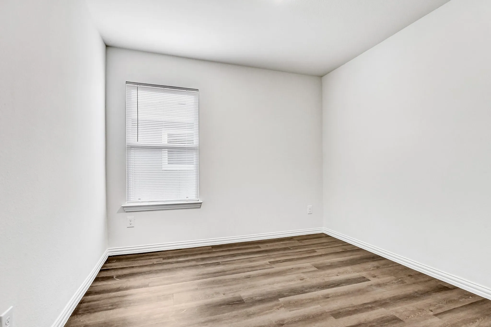 Single Family Residence For Rent in Grayson County , 419 E Hull Street, Denison, Texas 75021, 3 Bedroom, 2 Bathroom, 2 Garage spaces, 1,282 Sqft, built in 2023, mls#21352825, Real Estate Agent in Denison, Homes For Rent in Grayson county, Homes For Rent in Denison, Realtor in Denison Texas, Real Estate Brokerage Independent Realty Texas, Luminita Cordes Realtor