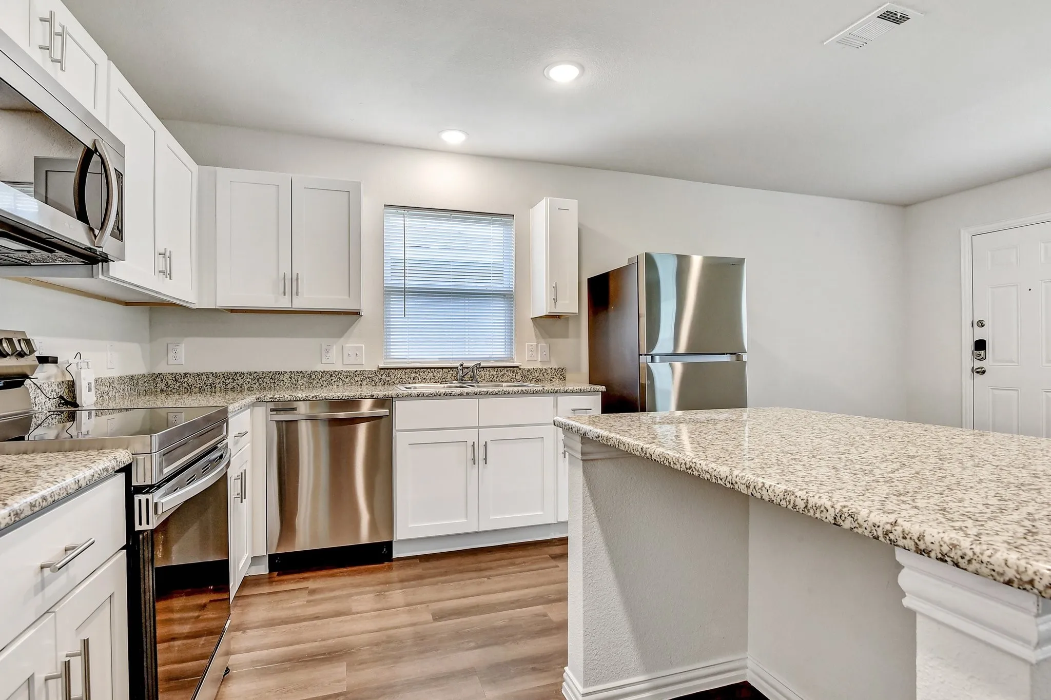 Single Family Residence For Rent in Grayson County , 419 E Hull Street, Denison, Texas 75021, 3 Bedroom, 2 Bathroom, 2 Garage spaces, 1,282 Sqft, built in 2023, mls#21352825, Real Estate Agent in Denison, Homes For Rent in Grayson county, Homes For Rent in Denison, Realtor in Denison Texas, Real Estate Brokerage Independent Realty Texas, Luminita Cordes Realtor