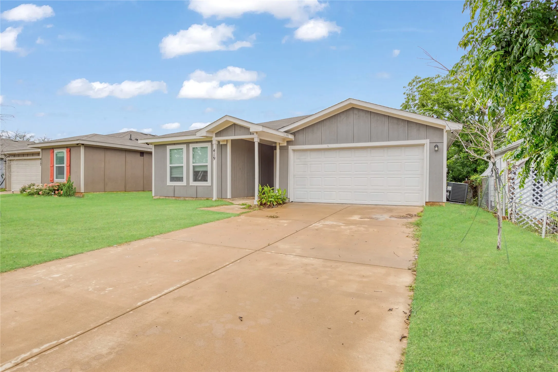 Single Family Residence For Rent in Grayson County , 419 E Hull Street, Denison, Texas 75021, 3 Bedroom, 2 Bathroom, 2 Garage spaces, 1,282 Sqft, built in 2023, mls#21352825, Real Estate Agent in Denison, Homes For Rent in Grayson county, Homes For Rent in Denison, Realtor in Denison Texas, Real Estate Brokerage Independent Realty Texas, Luminita Cordes Realtor