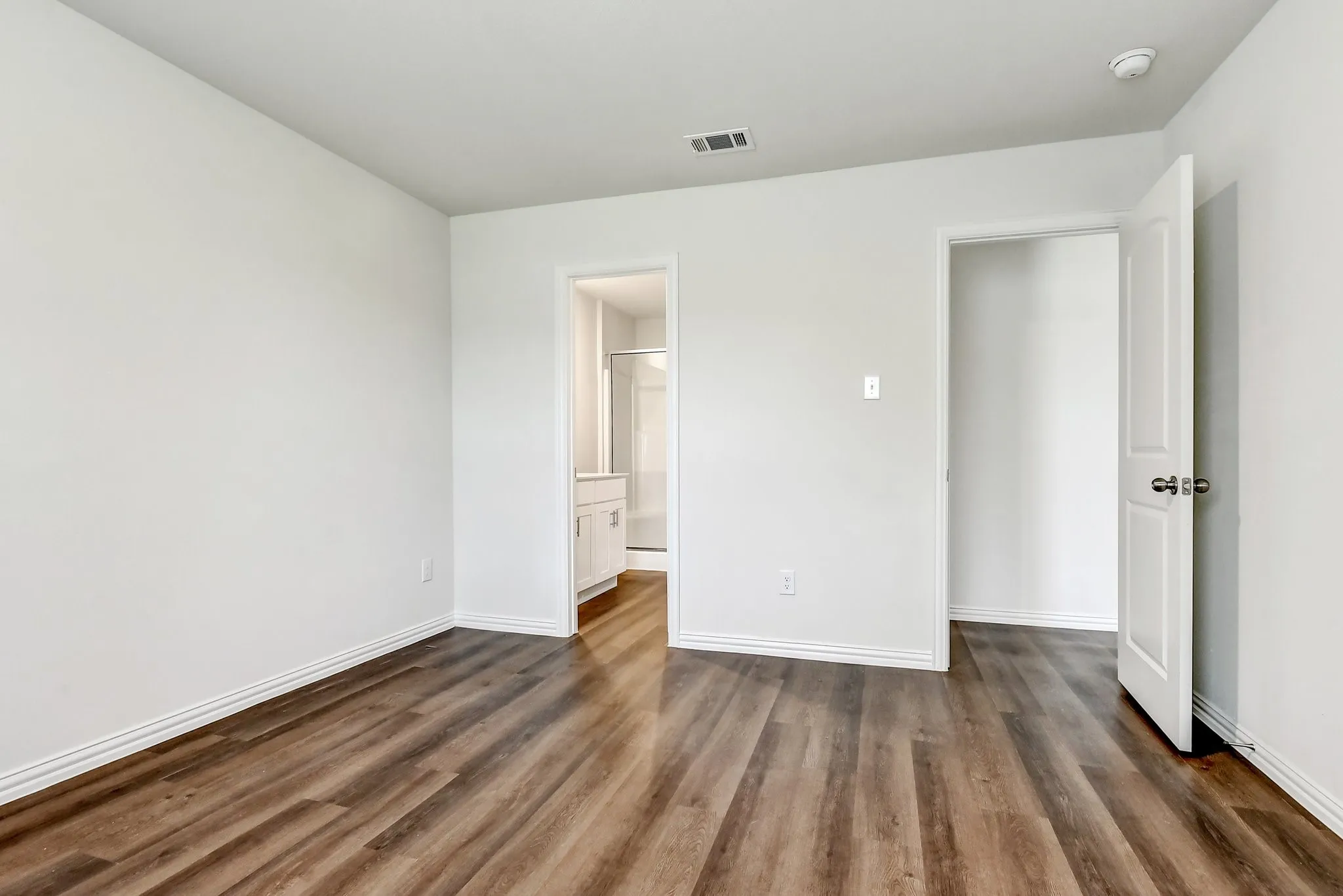 Single Family Residence For Rent in Grayson County , 419 E Hull Street, Denison, Texas 75021, 3 Bedroom, 2 Bathroom, 2 Garage spaces, 1,282 Sqft, built in 2023, mls#21352825, Real Estate Agent in Denison, Homes For Rent in Grayson county, Homes For Rent in Denison, Realtor in Denison Texas, Real Estate Brokerage Independent Realty Texas, Luminita Cordes Realtor