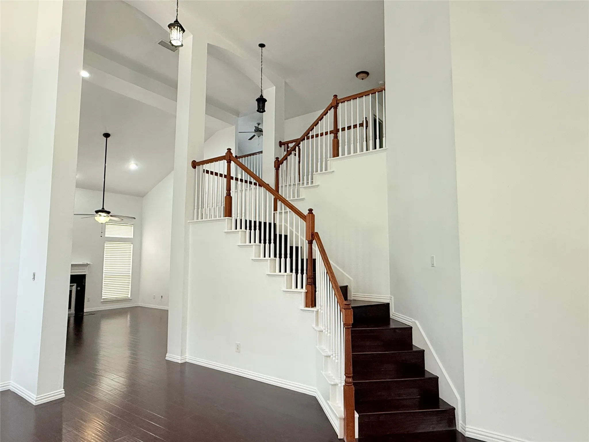 Single Family Residence For Rent in Denton County , 1313 Baythorne Drive, Lewisville, Texas 75077, 5 Bedroom, 4 Bathroom, 2 Garage spaces, 3,258 Sqft, built in 1997, mls#21352848, Real Estate Agent in Lewisville, Homes For Rent in Denton county, Homes For Rent in Lewisville, Realtor in Lewisville Texas, Real Estate Brokerage Independent Realty Texas, Luminita Cordes Realtor