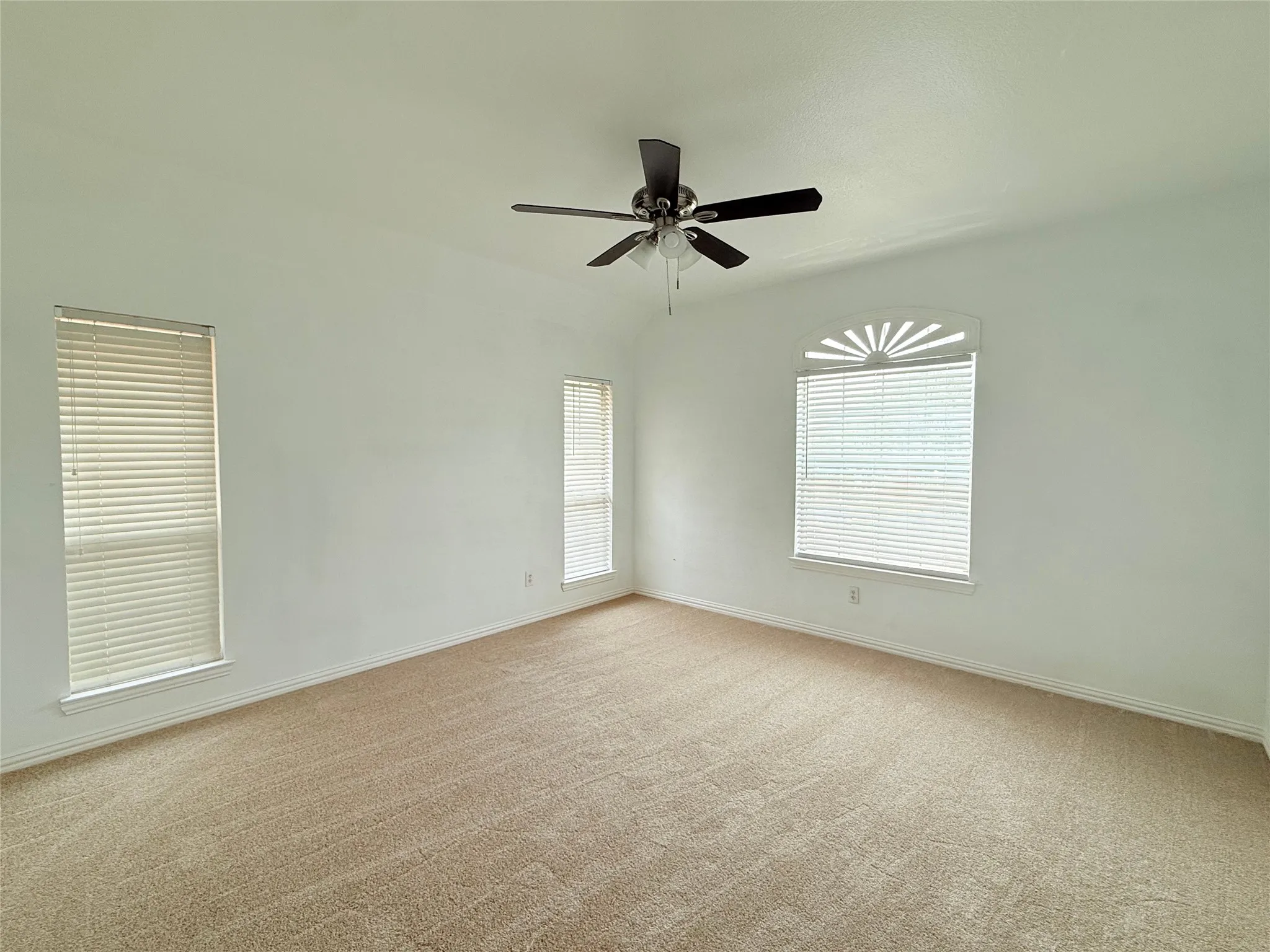 Single Family Residence For Rent in Denton County , 1313 Baythorne Drive, Lewisville, Texas 75077, 5 Bedroom, 4 Bathroom, 2 Garage spaces, 3,258 Sqft, built in 1997, mls#21352848, Real Estate Agent in Lewisville, Homes For Rent in Denton county, Homes For Rent in Lewisville, Realtor in Lewisville Texas, Real Estate Brokerage Independent Realty Texas, Luminita Cordes Realtor
