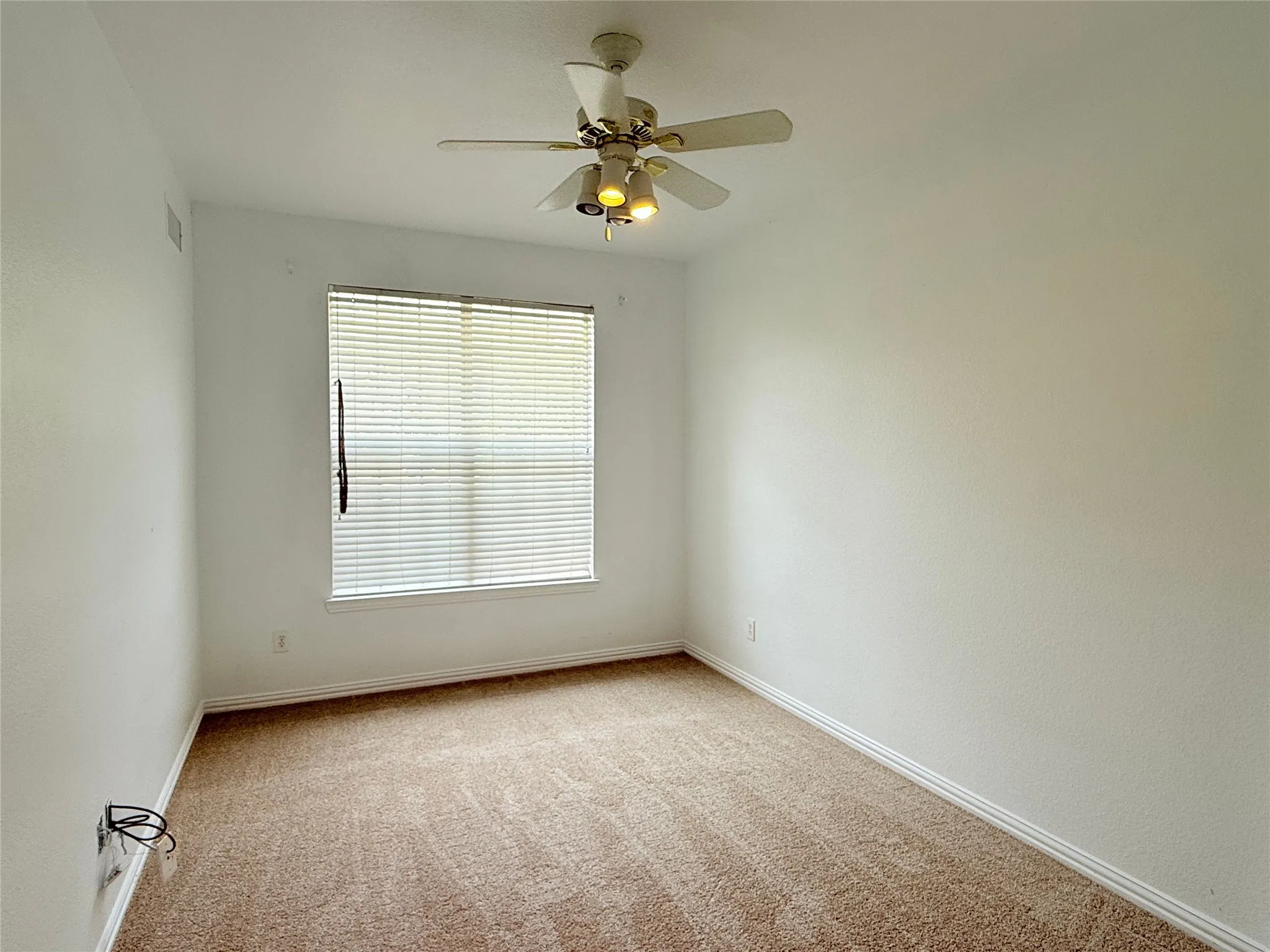 Single Family Residence For Rent in Denton County , 1313 Baythorne Drive, Lewisville, Texas 75077, 5 Bedroom, 4 Bathroom, 2 Garage spaces, 3,258 Sqft, built in 1997, mls#21352848, Real Estate Agent in Lewisville, Homes For Rent in Denton county, Homes For Rent in Lewisville, Realtor in Lewisville Texas, Real Estate Brokerage Independent Realty Texas, Luminita Cordes Realtor