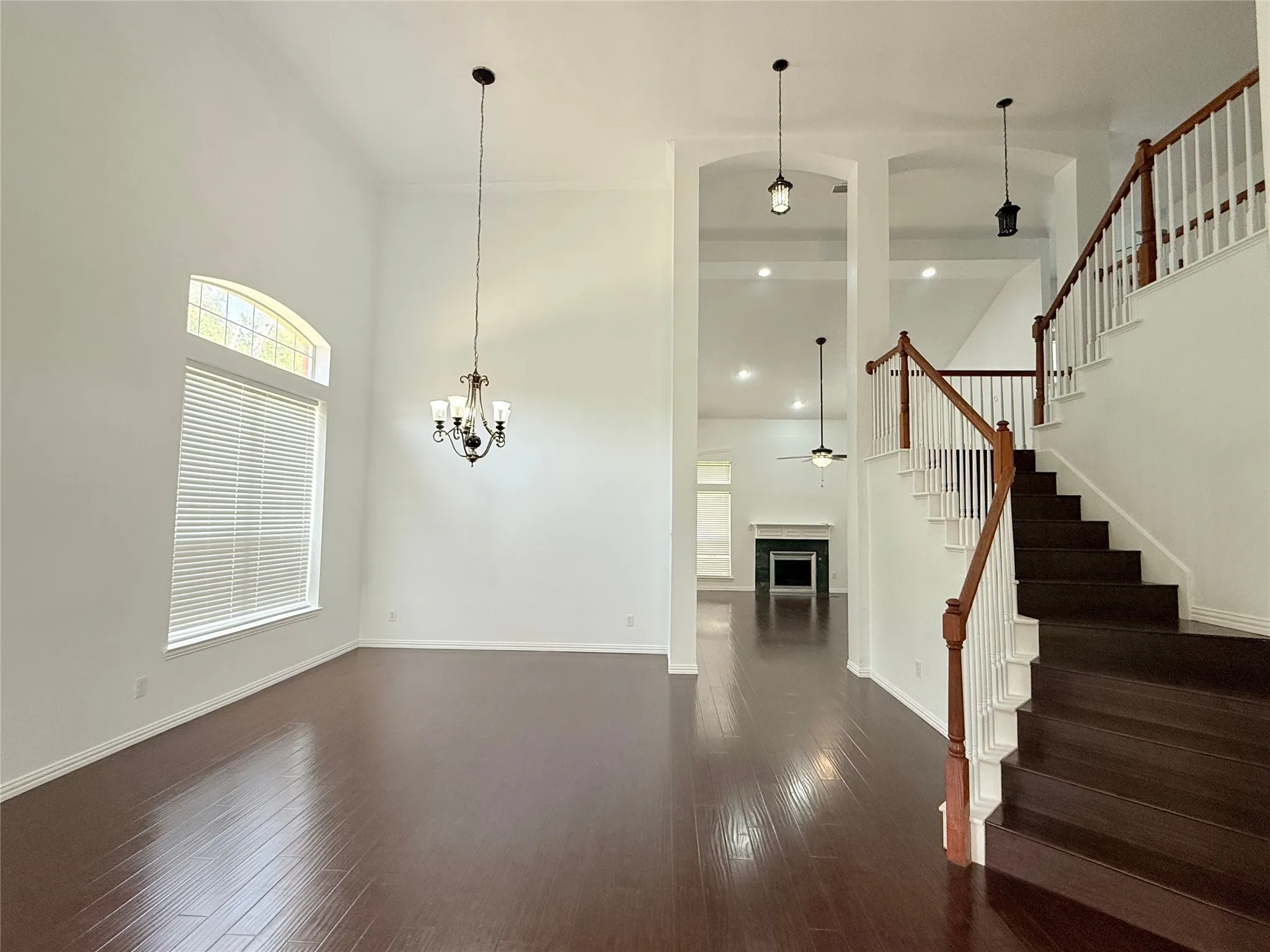 Single Family Residence For Rent in Denton County , 1313 Baythorne Drive, Lewisville, Texas 75077, 5 Bedroom, 4 Bathroom, 2 Garage spaces, 3,258 Sqft, built in 1997, mls#21352848, Real Estate Agent in Lewisville, Homes For Rent in Denton county, Homes For Rent in Lewisville, Realtor in Lewisville Texas, Real Estate Brokerage Independent Realty Texas, Luminita Cordes Realtor