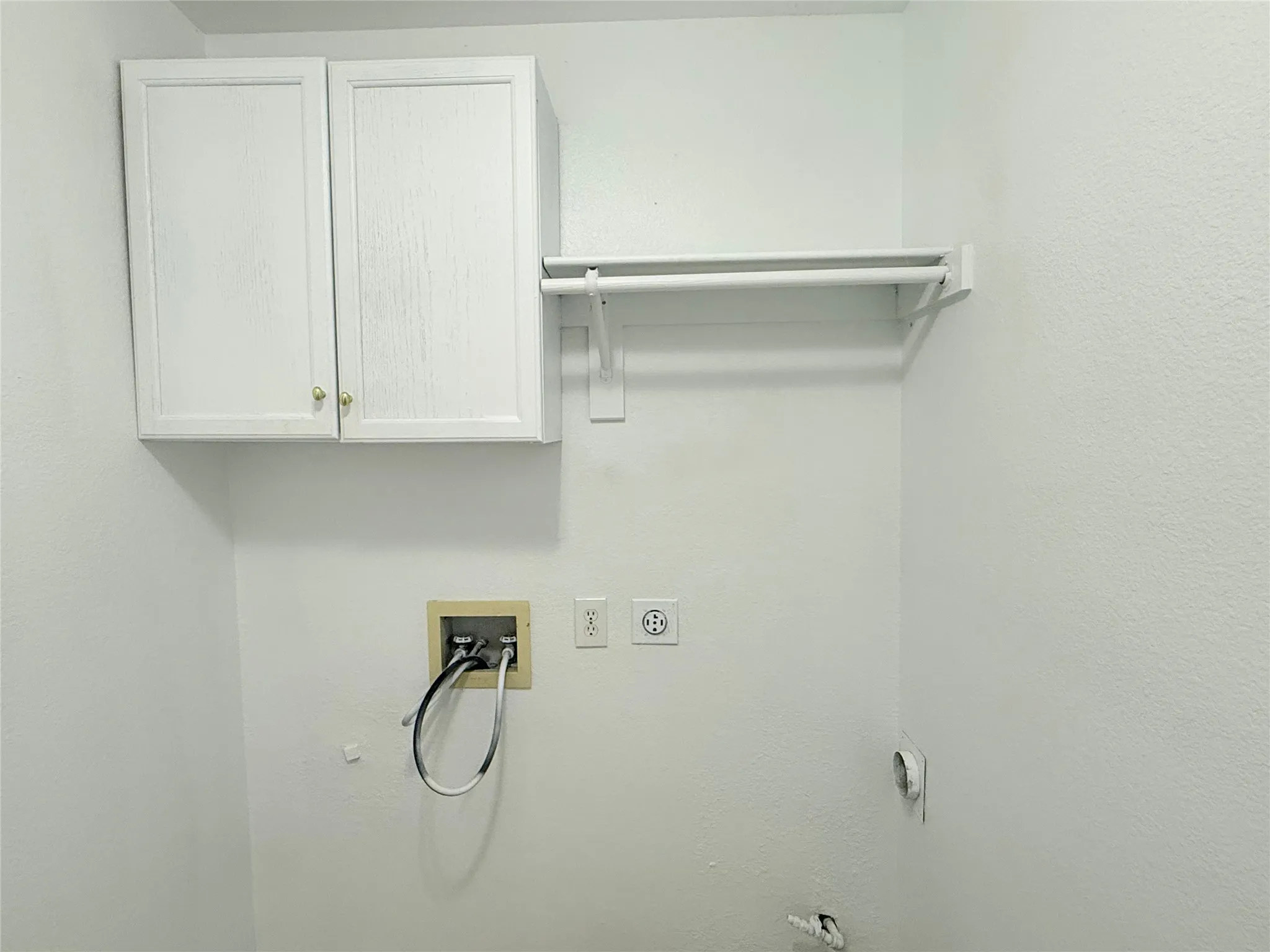 Single Family Residence For Rent in Denton County , 1313 Baythorne Drive, Lewisville, Texas 75077, 5 Bedroom, 4 Bathroom, 2 Garage spaces, 3,258 Sqft, built in 1997, mls#21352848, Real Estate Agent in Lewisville, Homes For Rent in Denton county, Homes For Rent in Lewisville, Realtor in Lewisville Texas, Real Estate Brokerage Independent Realty Texas, Luminita Cordes Realtor
