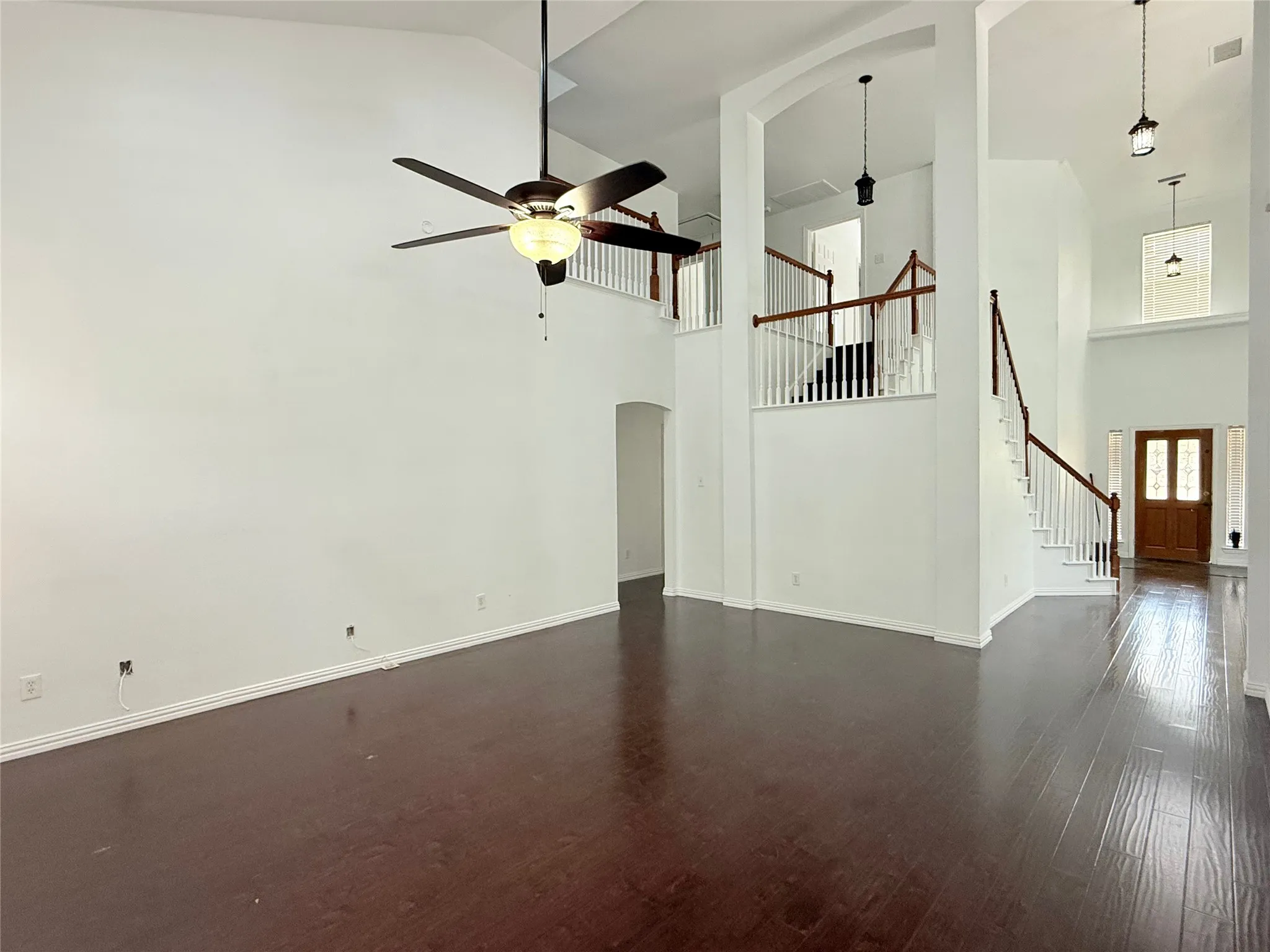 Single Family Residence For Rent in Denton County , 1313 Baythorne Drive, Lewisville, Texas 75077, 5 Bedroom, 4 Bathroom, 2 Garage spaces, 3,258 Sqft, built in 1997, mls#21352848, Real Estate Agent in Lewisville, Homes For Rent in Denton county, Homes For Rent in Lewisville, Realtor in Lewisville Texas, Real Estate Brokerage Independent Realty Texas, Luminita Cordes Realtor