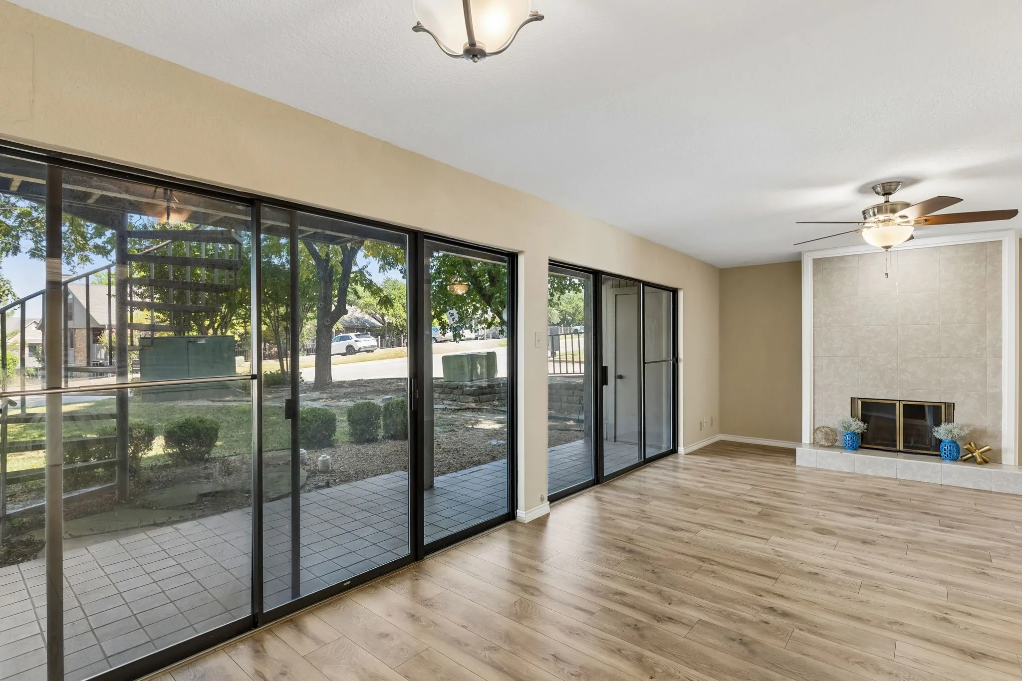 Single Family Residence For Sale in Rockwall County , 1121 Signal Ridge Place, Rockwall, Texas 75032, 1 Bedroom, 1 Bathroom, Garage spaces, 864 Sqft, built in 1985, mls#21351278, Real Estate Agent in Rockwall, Homes For Sale in Rockwall county, Homes For Sale in Rockwall, Realtor in Rockwall Texas, Real Estate Brokerage Independent Realty Texas, Luminita Cordes Realtor