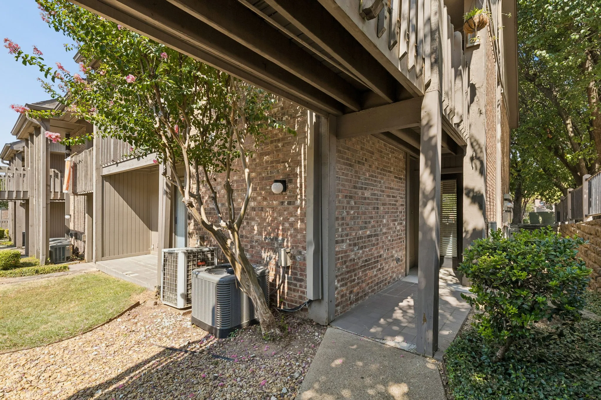 Front entry - welcome home!