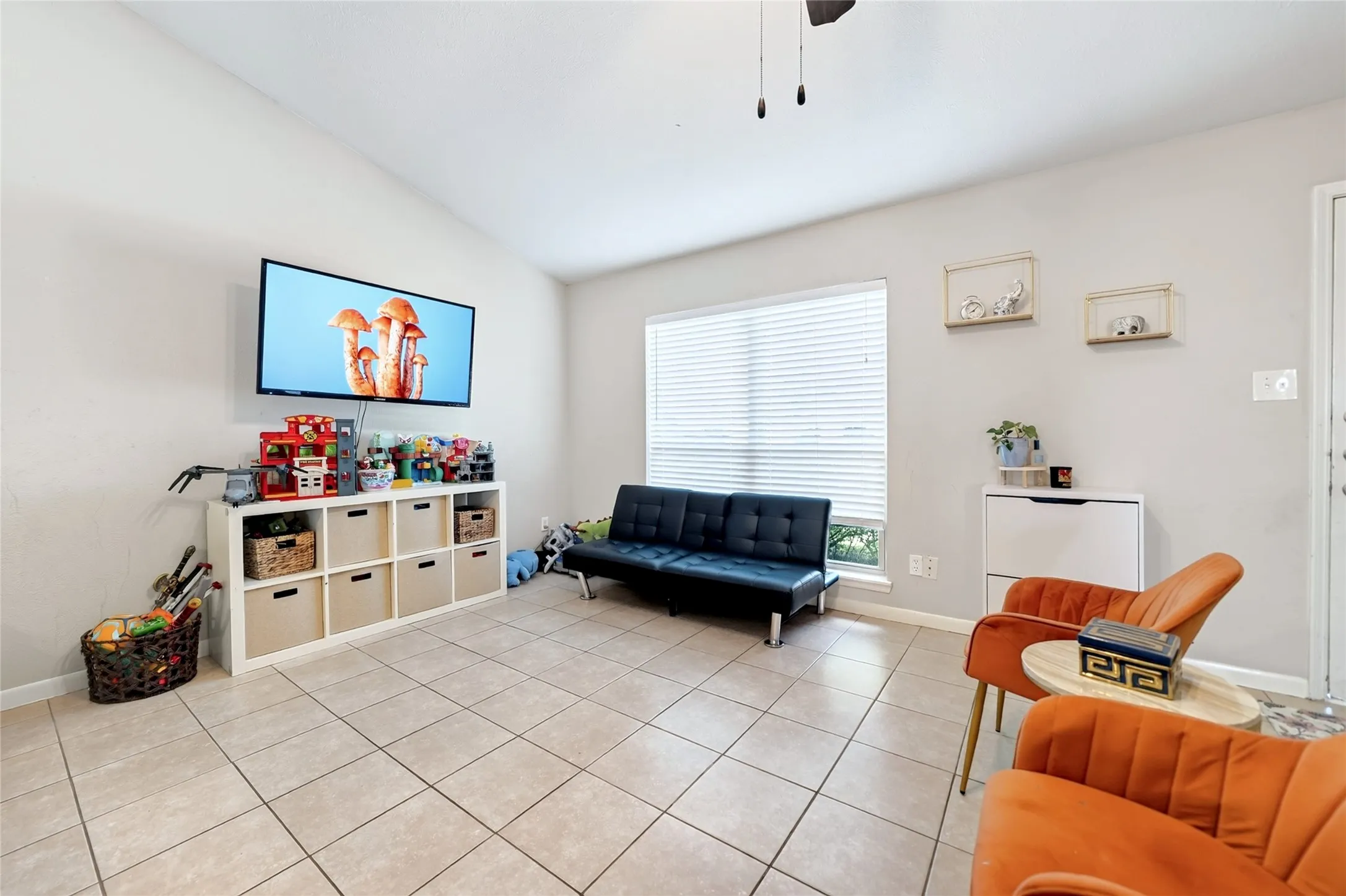 Single Family Residence For Sale in Dallas County , 5814 Winell Drive, Garland, Texas 75043, 4 Bedroom, 2 Bathroom, 2 Garage spaces, 1,912 Sqft, built in 1985, Price $299,000, mls#21352855, Real Estate Agent in Garland, Homes For Sale in Dallas county, Homes For Sale in Garland, Realtor in Garland Texas, Real Estate Brokerage Independent Realty Texas, Luminita Cordes Realtor