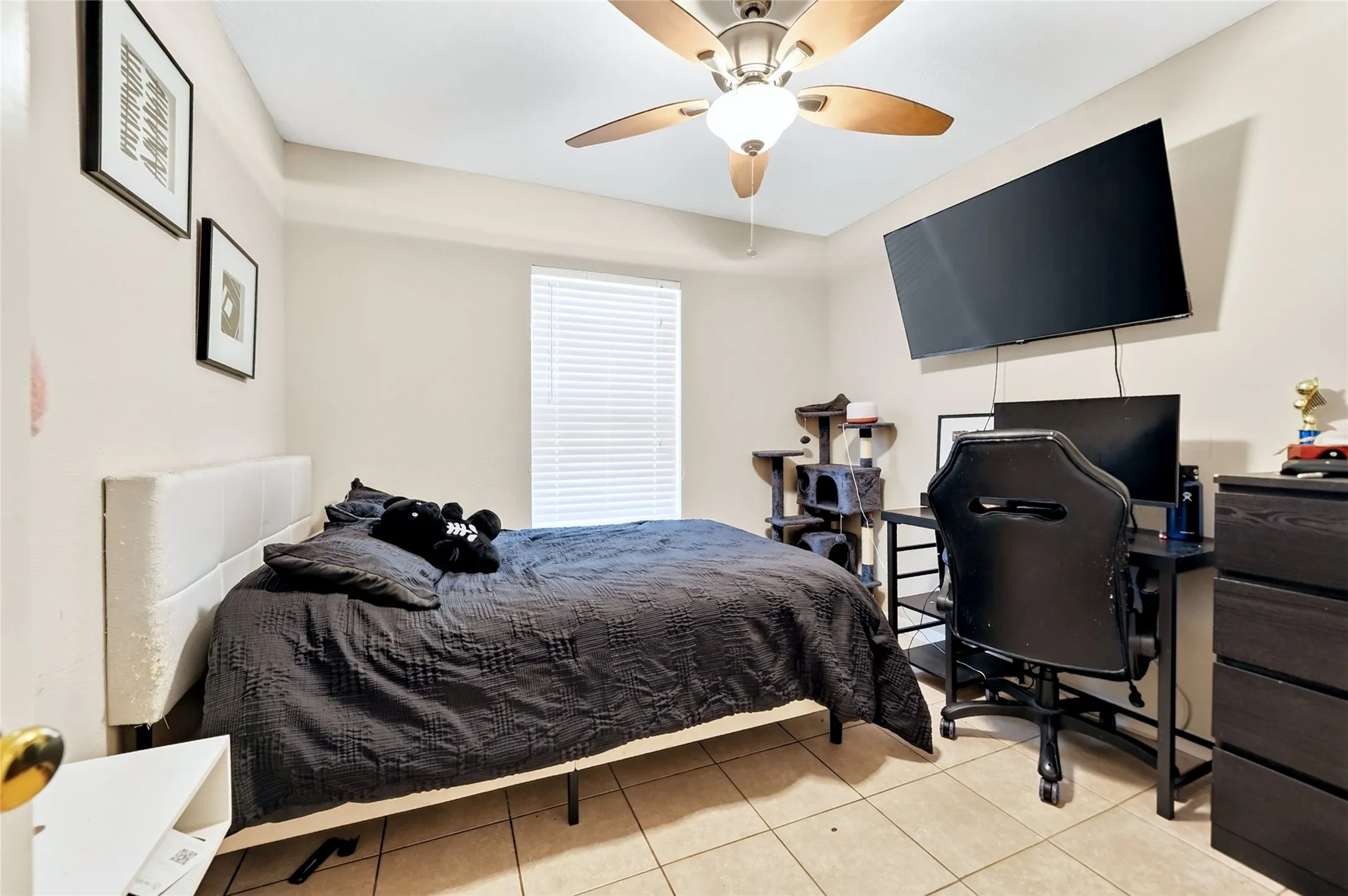 Single Family Residence For Sale in Dallas County , 5814 Winell Drive, Garland, Texas 75043, 4 Bedroom, 2 Bathroom, 2 Garage spaces, 1,912 Sqft, built in 1985, Price $299,000, mls#21352855, Real Estate Agent in Garland, Homes For Sale in Dallas county, Homes For Sale in Garland, Realtor in Garland Texas, Real Estate Brokerage Independent Realty Texas, Luminita Cordes Realtor