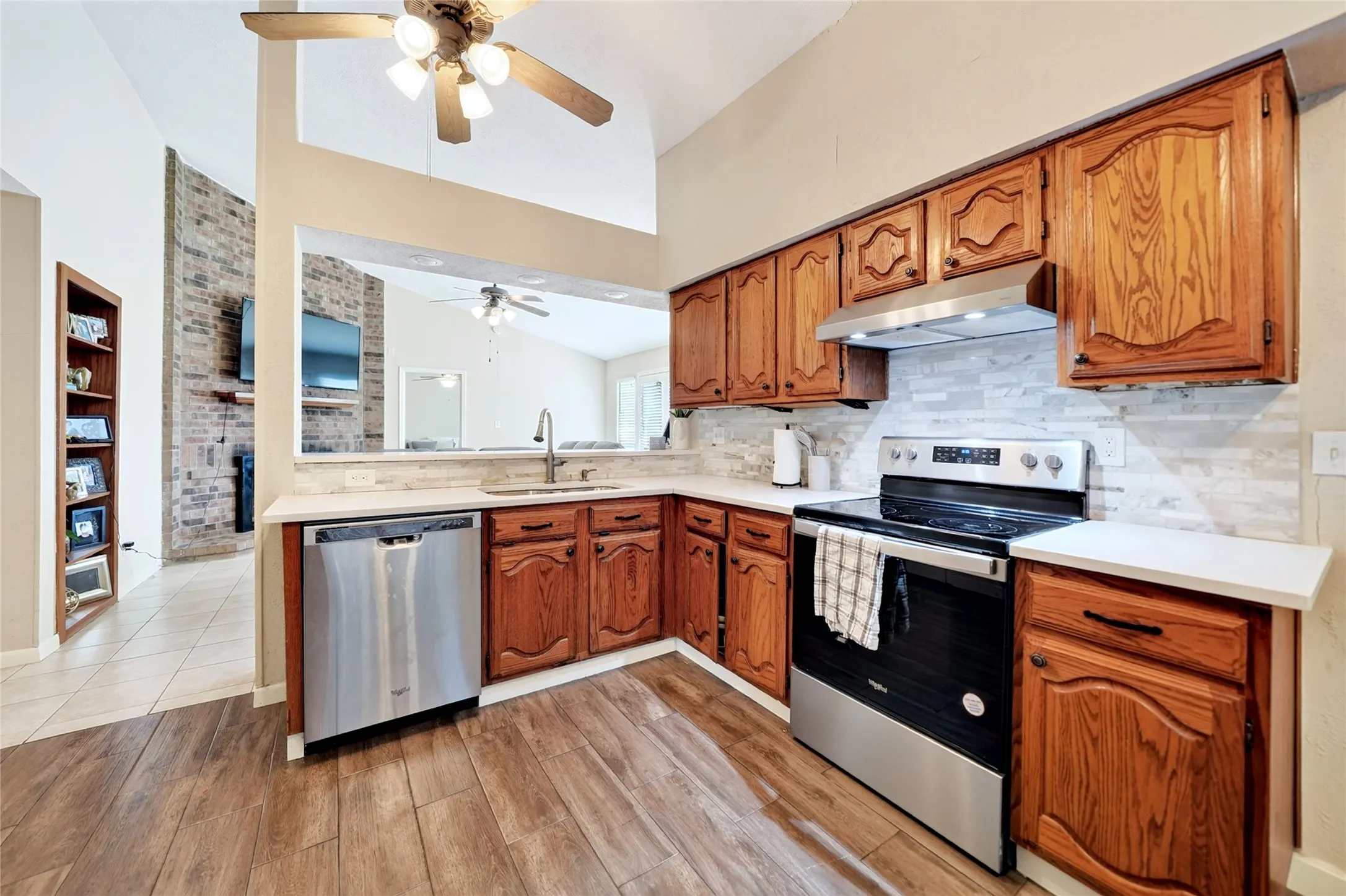 Single Family Residence For Sale in Dallas County , 5814 Winell Drive, Garland, Texas 75043, 4 Bedroom, 2 Bathroom, 2 Garage spaces, 1,912 Sqft, built in 1985, Price $299,000, mls#21352855, Real Estate Agent in Garland, Homes For Sale in Dallas county, Homes For Sale in Garland, Realtor in Garland Texas, Real Estate Brokerage Independent Realty Texas, Luminita Cordes Realtor