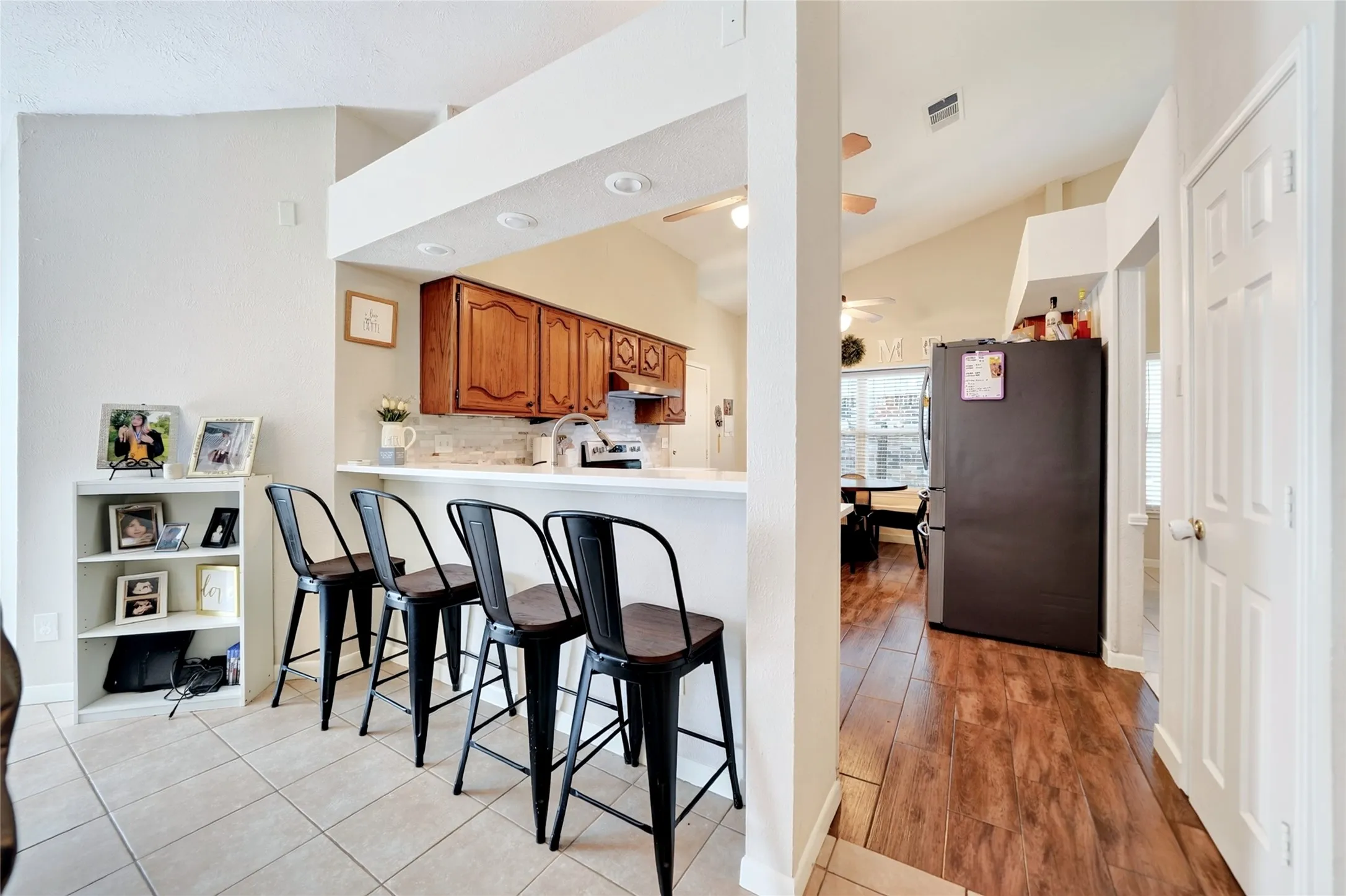 Single Family Residence For Sale in Dallas County , 5814 Winell Drive, Garland, Texas 75043, 4 Bedroom, 2 Bathroom, 2 Garage spaces, 1,912 Sqft, built in 1985, Price $299,000, mls#21352855, Real Estate Agent in Garland, Homes For Sale in Dallas county, Homes For Sale in Garland, Realtor in Garland Texas, Real Estate Brokerage Independent Realty Texas, Luminita Cordes Realtor