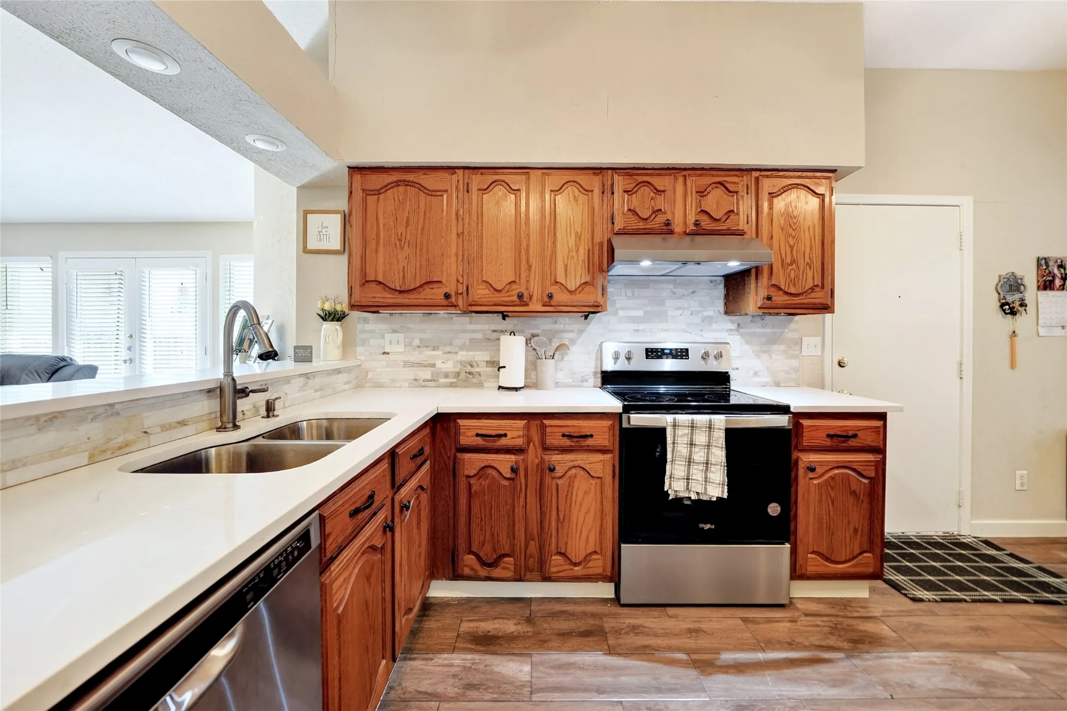 Single Family Residence For Sale in Dallas County , 5814 Winell Drive, Garland, Texas 75043, 4 Bedroom, 2 Bathroom, 2 Garage spaces, 1,912 Sqft, built in 1985, Price $299,000, mls#21352855, Real Estate Agent in Garland, Homes For Sale in Dallas county, Homes For Sale in Garland, Realtor in Garland Texas, Real Estate Brokerage Independent Realty Texas, Luminita Cordes Realtor