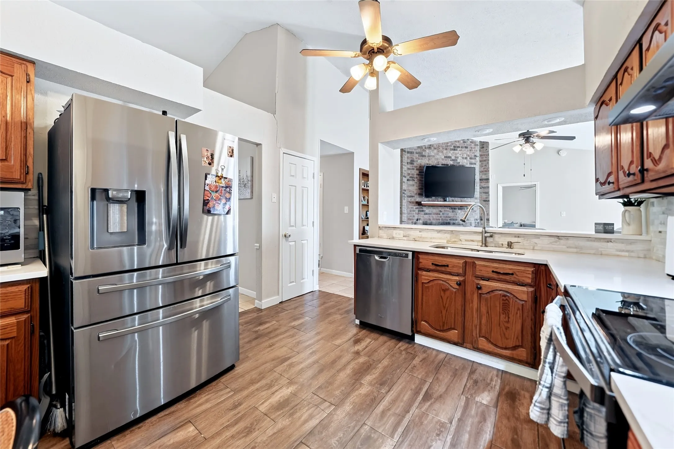 Single Family Residence For Sale in Dallas County , 5814 Winell Drive, Garland, Texas 75043, 4 Bedroom, 2 Bathroom, 2 Garage spaces, 1,912 Sqft, built in 1985, Price $299,000, mls#21352855, Real Estate Agent in Garland, Homes For Sale in Dallas county, Homes For Sale in Garland, Realtor in Garland Texas, Real Estate Brokerage Independent Realty Texas, Luminita Cordes Realtor