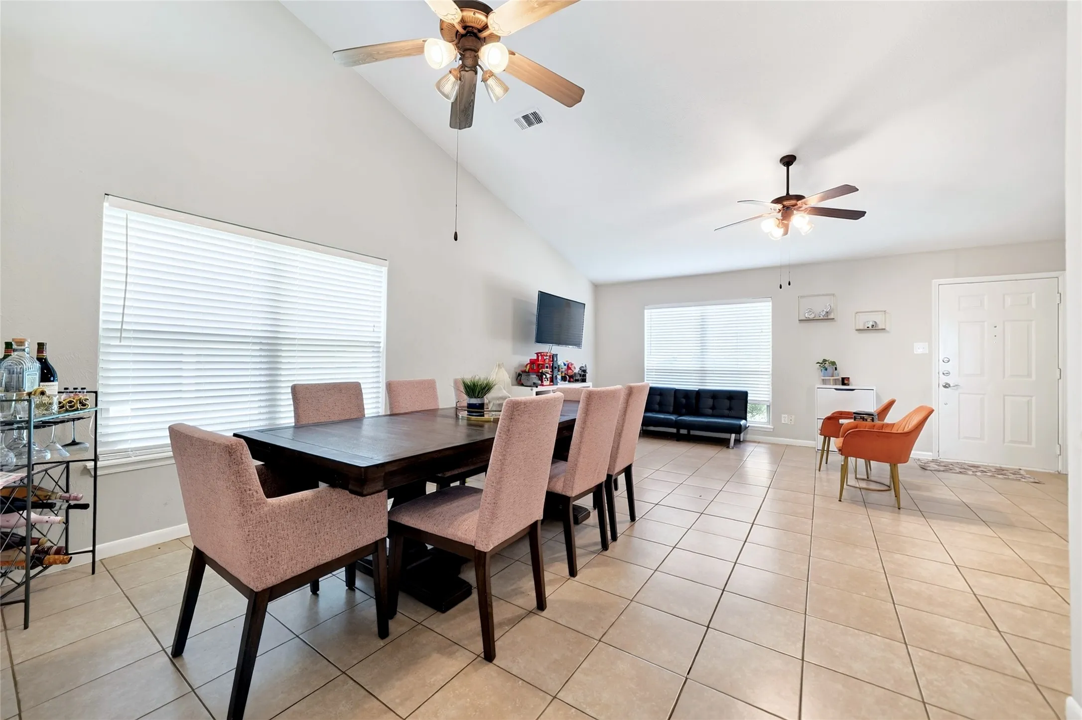 Single Family Residence For Sale in Dallas County , 5814 Winell Drive, Garland, Texas 75043, 4 Bedroom, 2 Bathroom, 2 Garage spaces, 1,912 Sqft, built in 1985, Price $299,000, mls#21352855, Real Estate Agent in Garland, Homes For Sale in Dallas county, Homes For Sale in Garland, Realtor in Garland Texas, Real Estate Brokerage Independent Realty Texas, Luminita Cordes Realtor