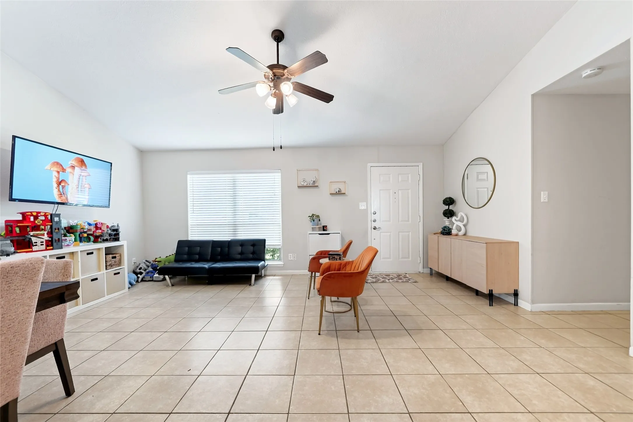 Single Family Residence For Sale in Dallas County , 5814 Winell Drive, Garland, Texas 75043, 4 Bedroom, 2 Bathroom, 2 Garage spaces, 1,912 Sqft, built in 1985, Price $299,000, mls#21352855, Real Estate Agent in Garland, Homes For Sale in Dallas county, Homes For Sale in Garland, Realtor in Garland Texas, Real Estate Brokerage Independent Realty Texas, Luminita Cordes Realtor