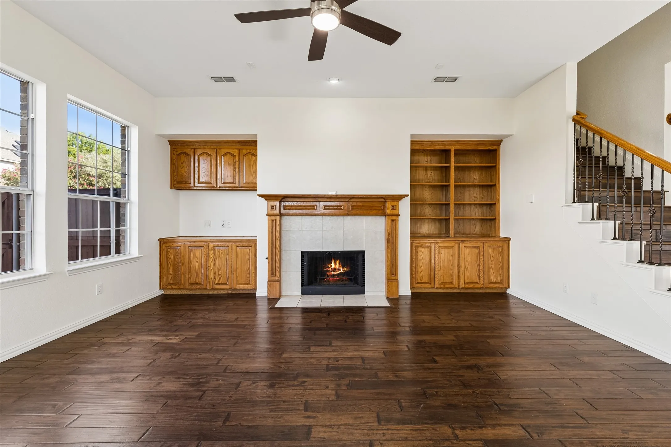 Single Family Residence For Sale in Dallas County , 7101 Dutch Elm Court, Garland, Texas 75044, 5 Bedroom, 4 Bathroom, 2 Garage spaces, 3,643 Sqft, built in 2001, mls#21351832, Real Estate Agent in Garland, Homes For Sale in Dallas county, Homes For Sale in Garland, Realtor in Garland Texas, Real Estate Brokerage Independent Realty Texas, Luminita Cordes Realtor
