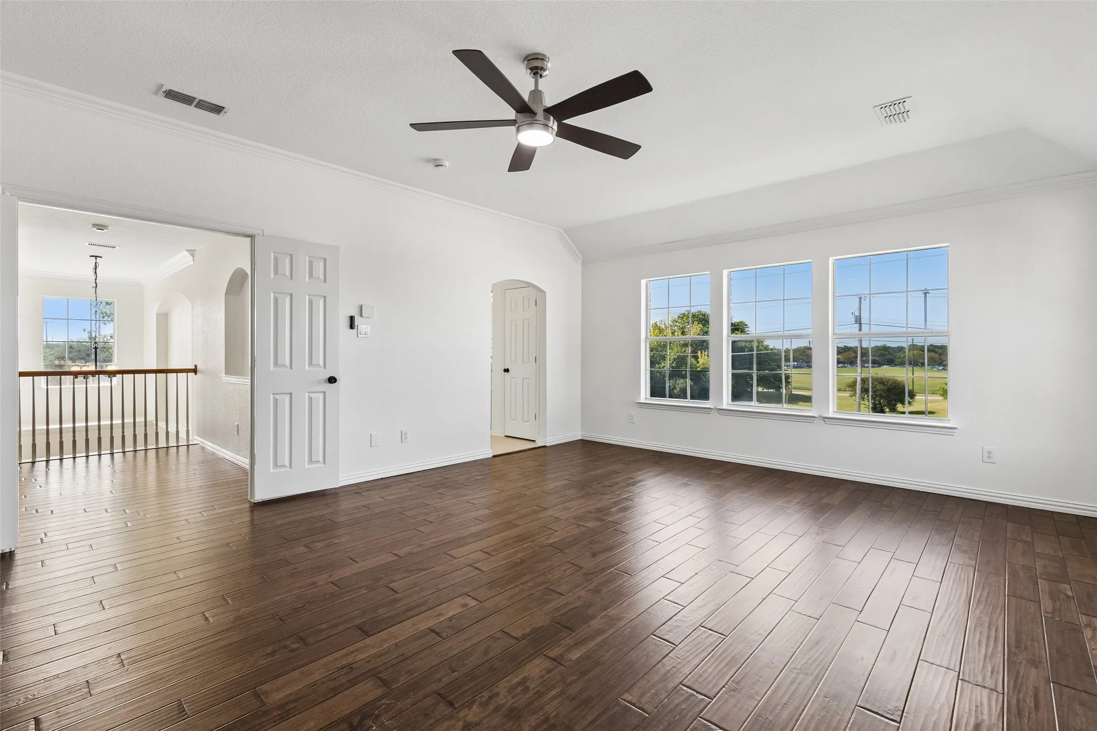 Single Family Residence For Sale in Dallas County , 7101 Dutch Elm Court, Garland, Texas 75044, 5 Bedroom, 4 Bathroom, 2 Garage spaces, 3,643 Sqft, built in 2001, mls#21351832, Real Estate Agent in Garland, Homes For Sale in Dallas county, Homes For Sale in Garland, Realtor in Garland Texas, Real Estate Brokerage Independent Realty Texas, Luminita Cordes Realtor