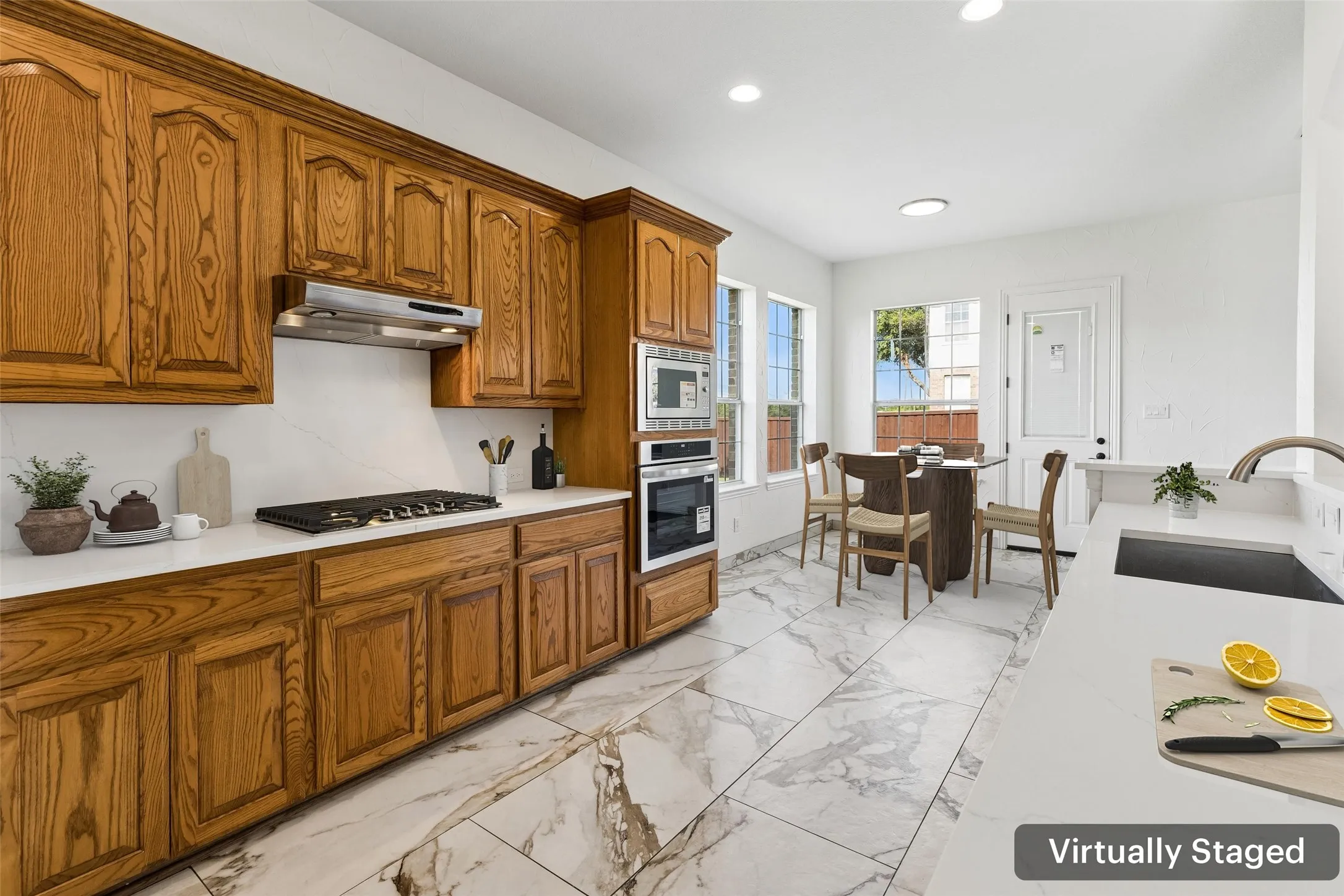Single Family Residence For Sale in Dallas County , 7101 Dutch Elm Court, Garland, Texas 75044, 5 Bedroom, 4 Bathroom, 2 Garage spaces, 3,643 Sqft, built in 2001, mls#21351832, Real Estate Agent in Garland, Homes For Sale in Dallas county, Homes For Sale in Garland, Realtor in Garland Texas, Real Estate Brokerage Independent Realty Texas, Luminita Cordes Realtor