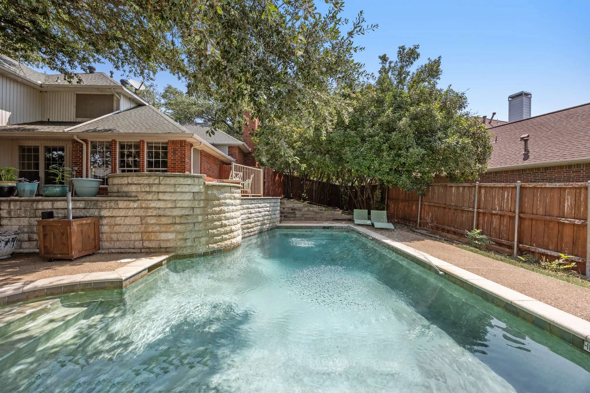 Single Family Residence For Sale in Rockwall County , 609 Christan Court, Rockwall, Texas 75087, 4 Bedroom, 3 Bathroom, 2 Garage spaces, 2,627 Sqft, built in 1987, mls#21352819, Real Estate Agent in Rockwall, Homes For Sale in Rockwall county, Homes For Sale in Rockwall, Realtor in Rockwall Texas, Real Estate Brokerage Independent Realty Texas, Luminita Cordes Realtor