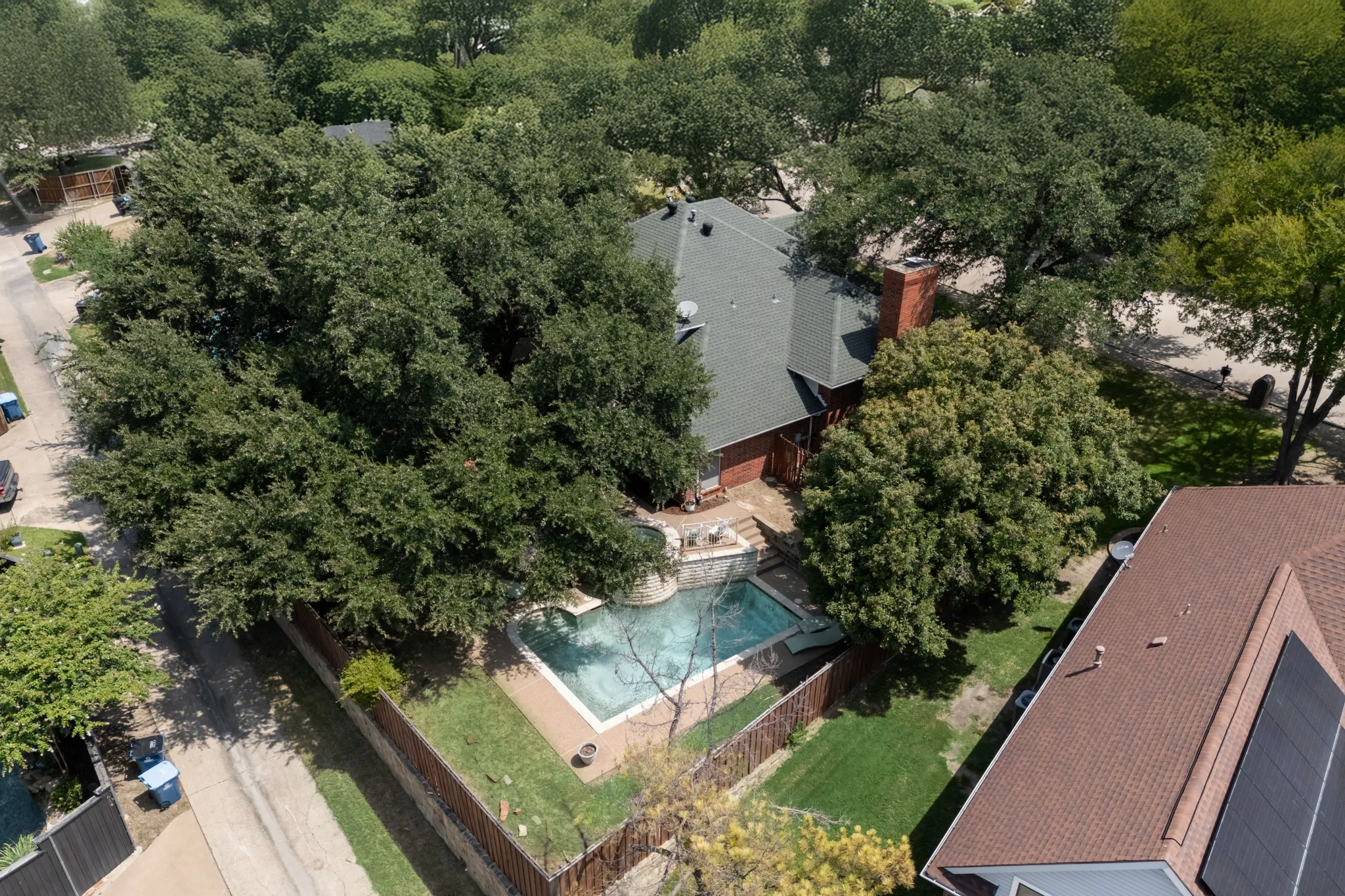 Single Family Residence For Sale in Rockwall County , 609 Christan Court, Rockwall, Texas 75087, 4 Bedroom, 3 Bathroom, 2 Garage spaces, 2,627 Sqft, built in 1987, mls#21352819, Real Estate Agent in Rockwall, Homes For Sale in Rockwall county, Homes For Sale in Rockwall, Realtor in Rockwall Texas, Real Estate Brokerage Independent Realty Texas, Luminita Cordes Realtor